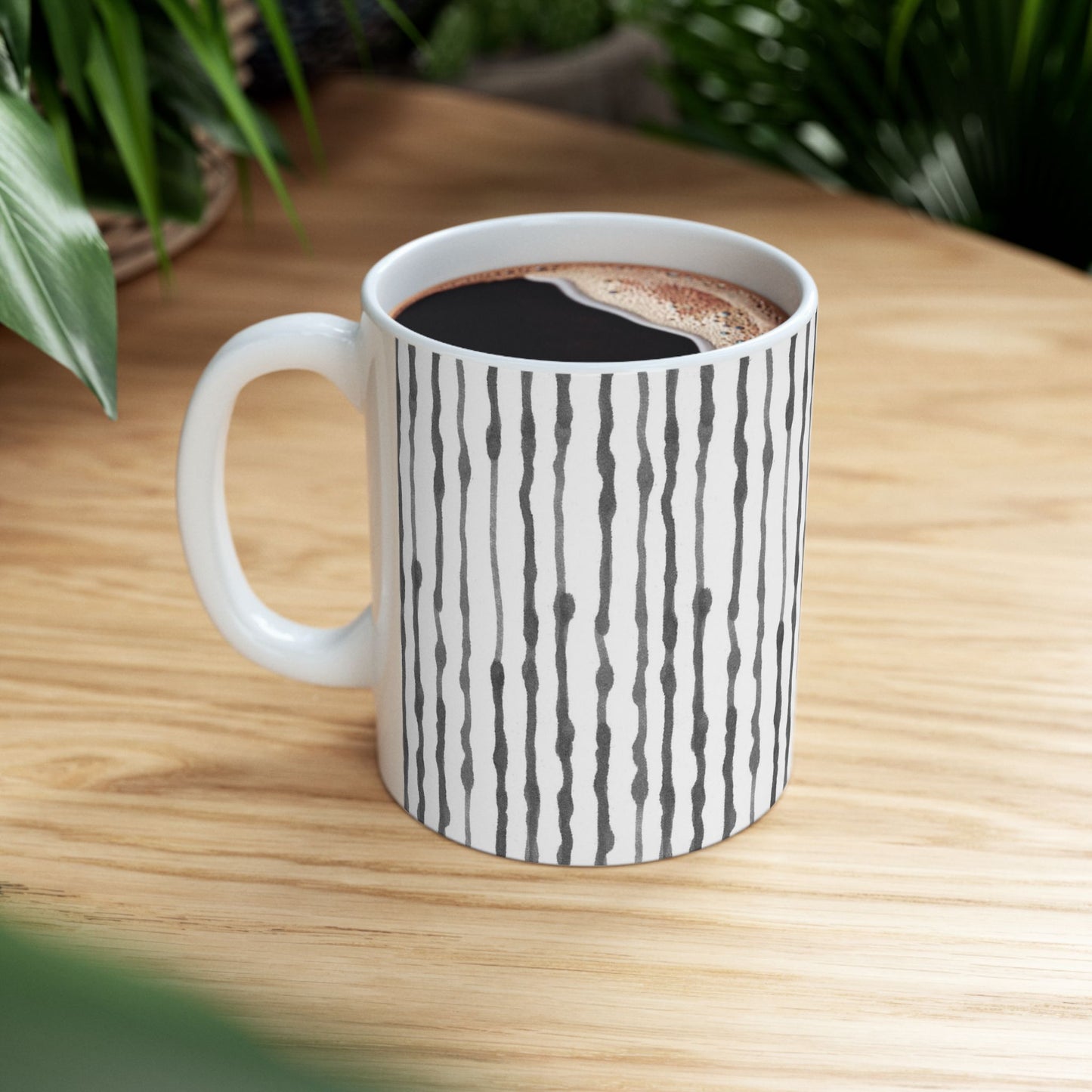 Faux Seersucker White / Charcoal Cup