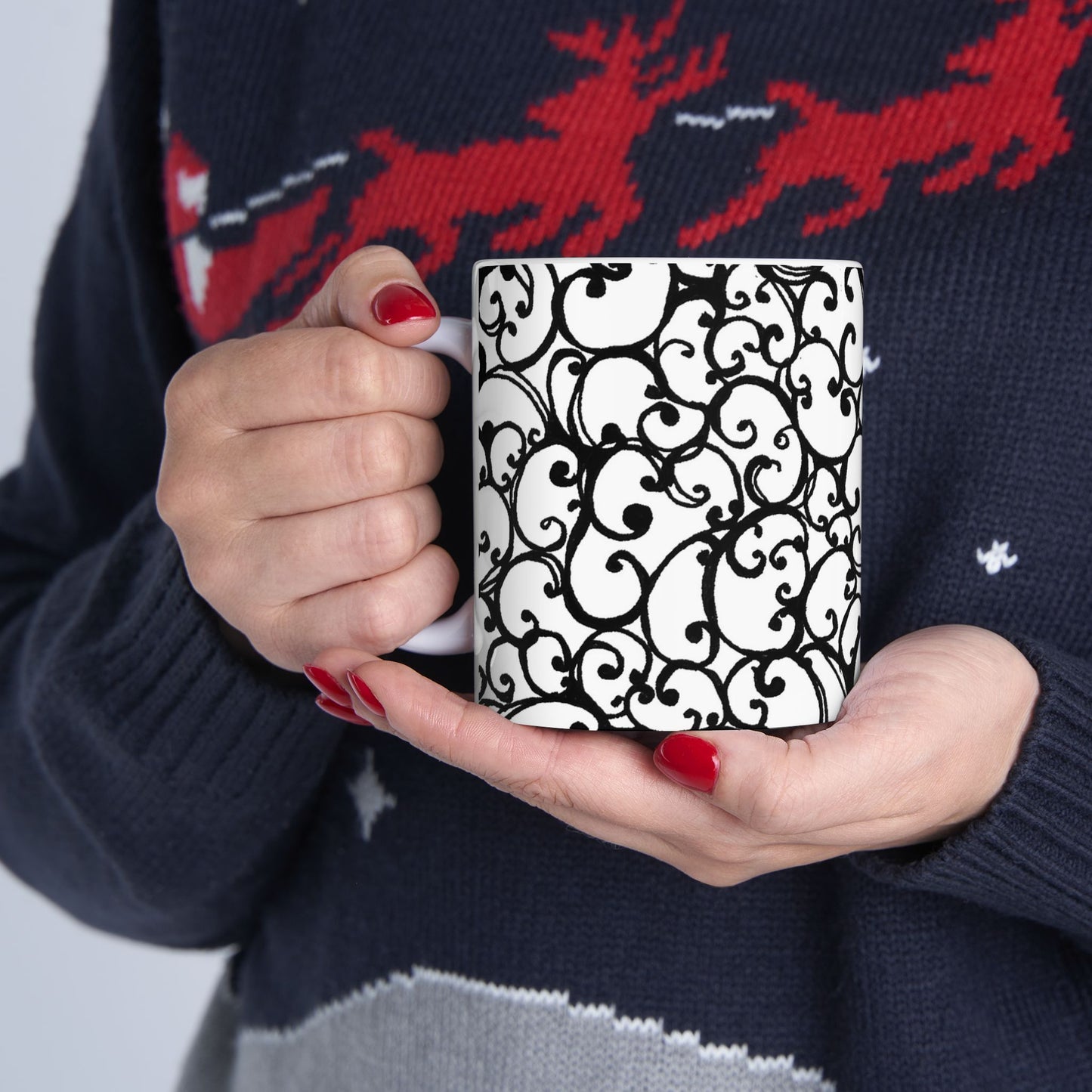 Scrollie White / Black Cup