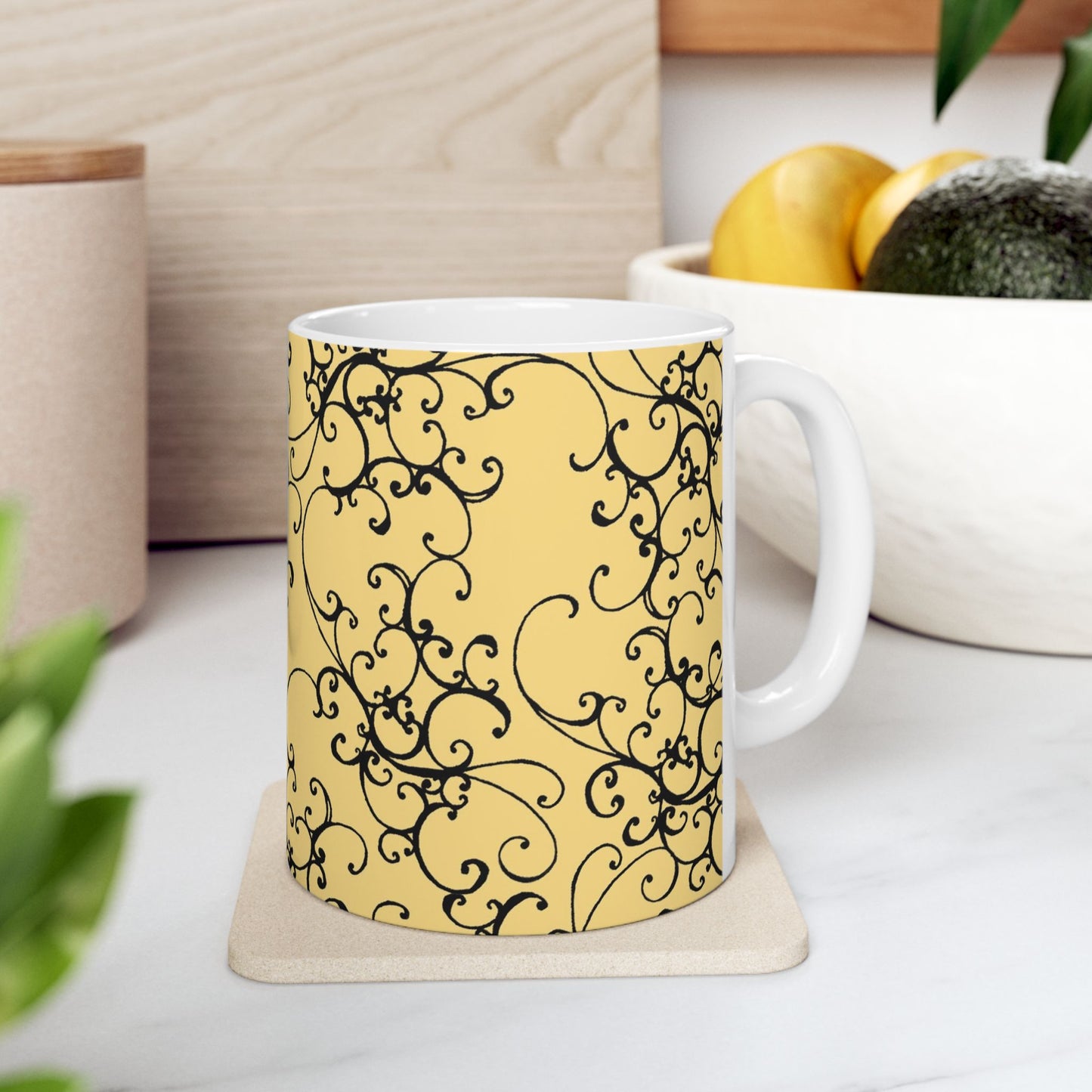 Elegant Scroll Yellow / Black Cup