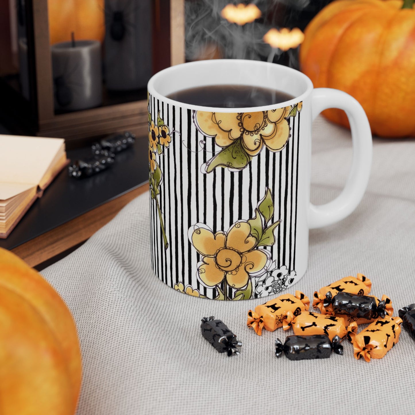 Bee Floral Stripe White / Black Cup