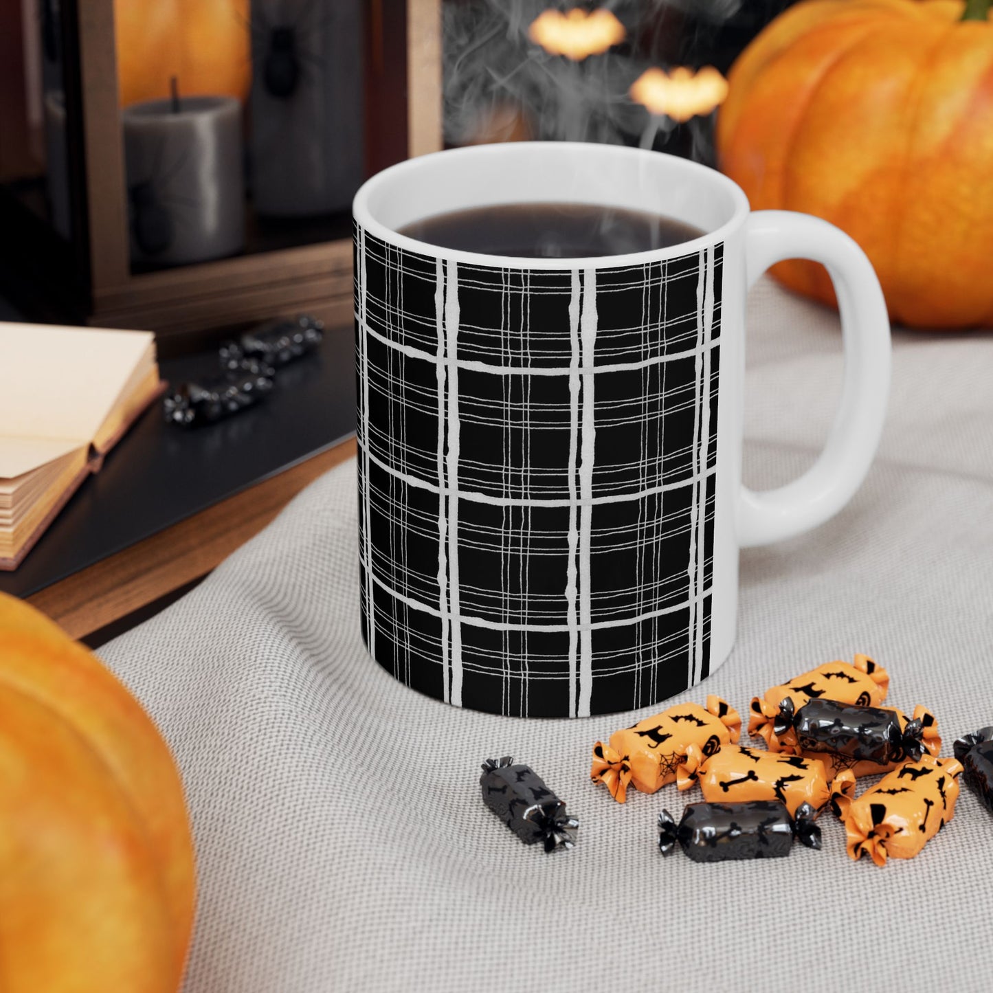 Sophistiplaid Black / White Cup