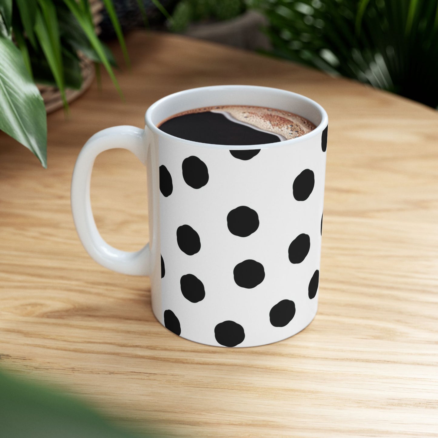 Jumbo Dots White / Black Cup