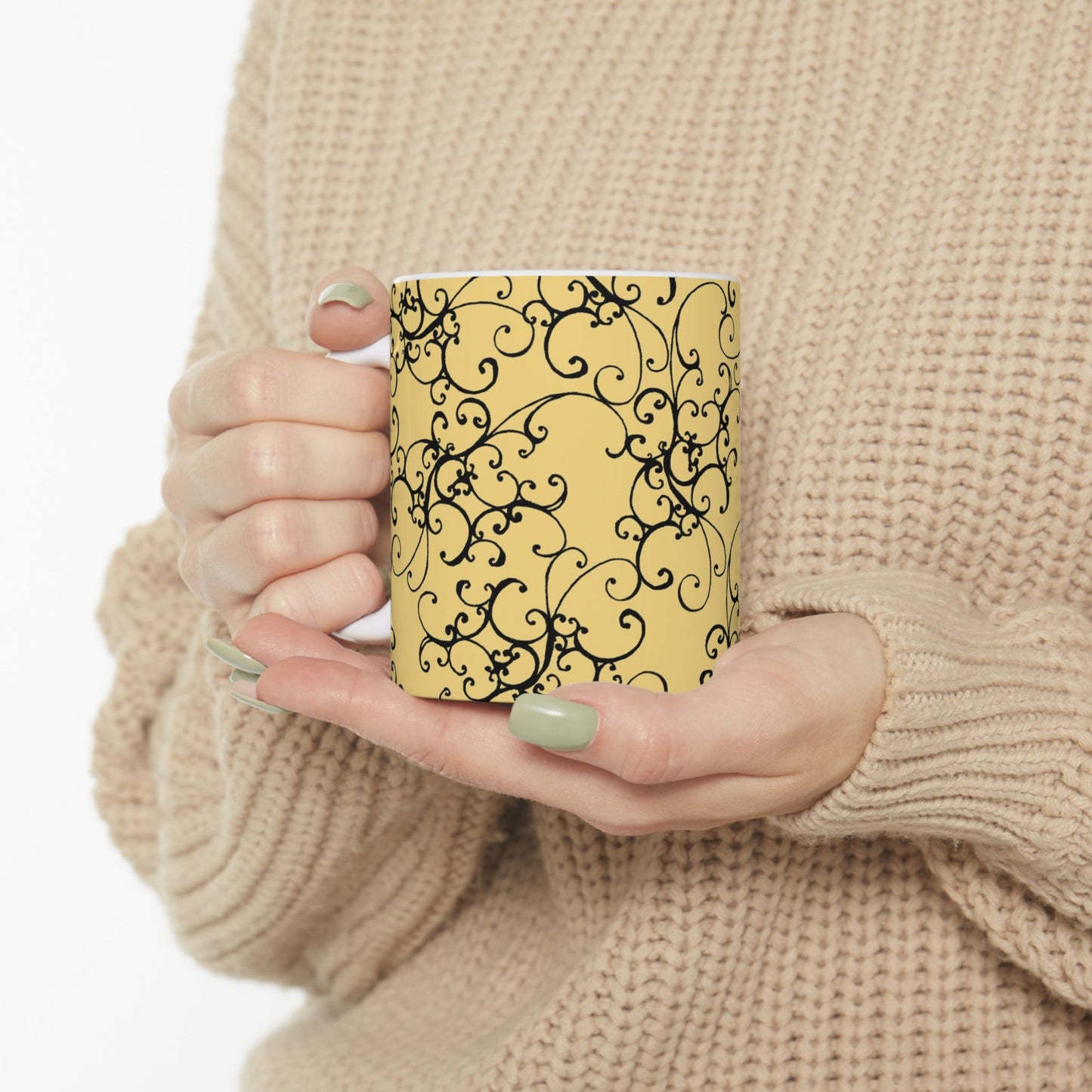 Elegant Scroll Yellow / Black Cup