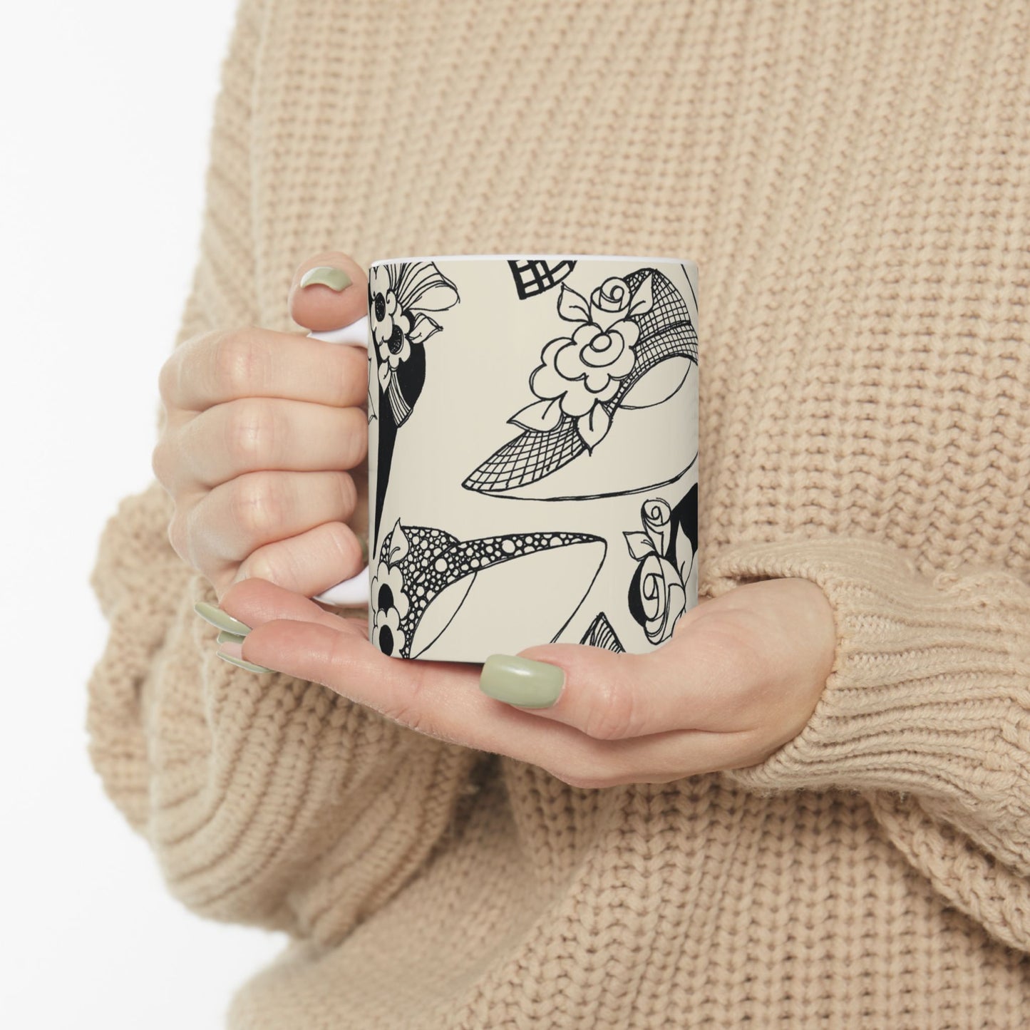 Millinery Ivory / Black Cup