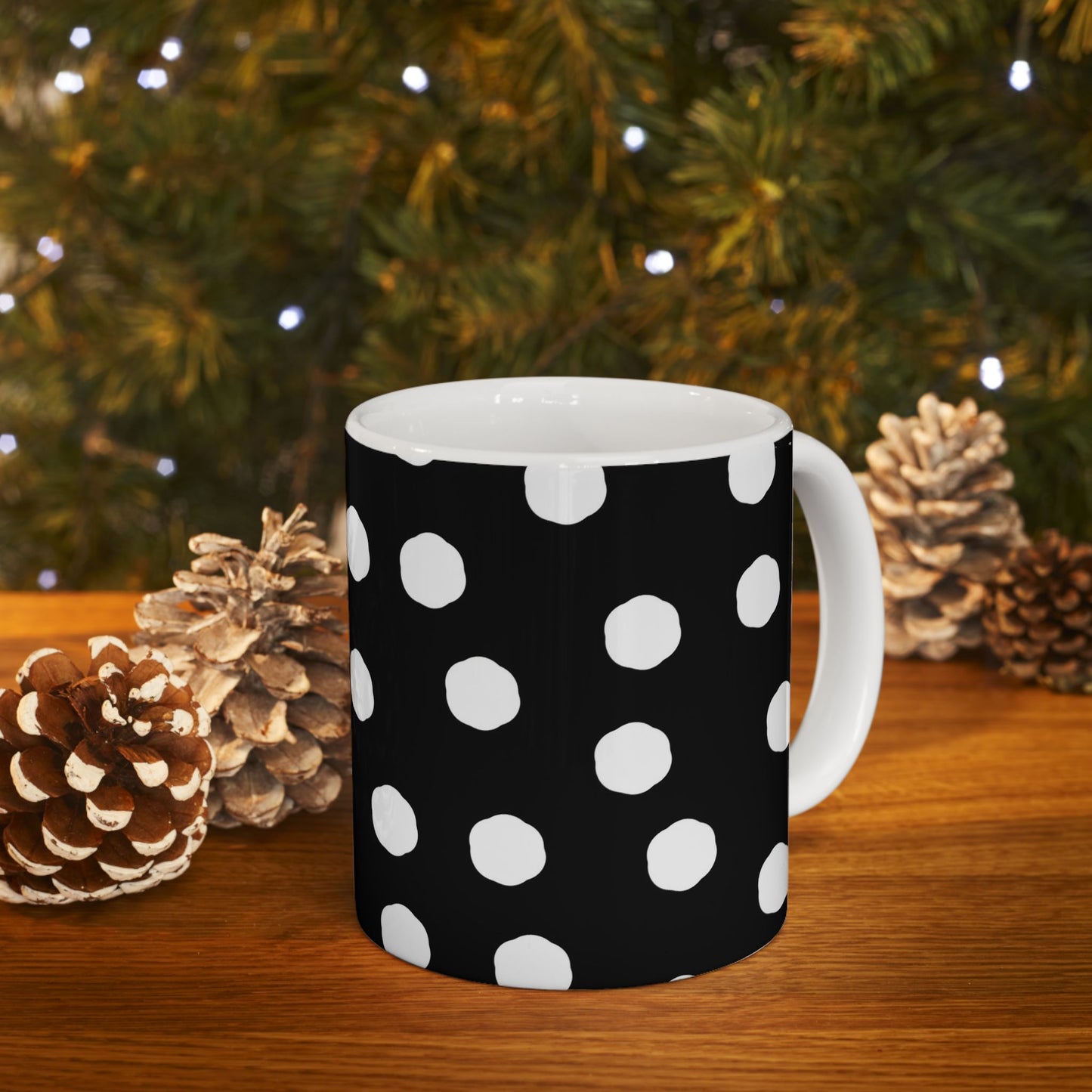 Jumbo Dots Black / White Cup