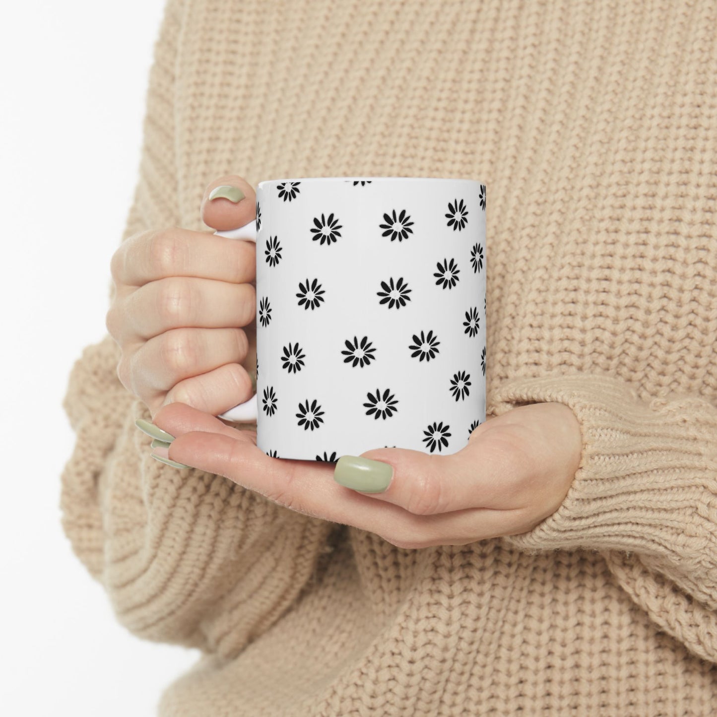 Daisy Dot White / Black Cup