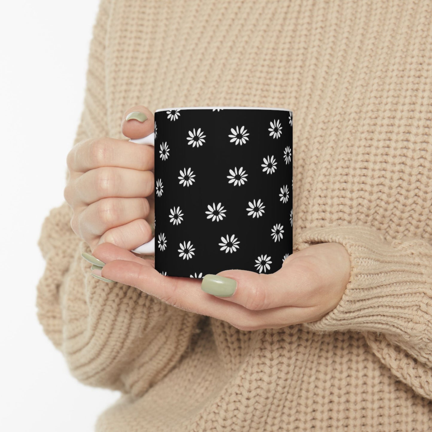 Daisy Dot Black / White Cup
