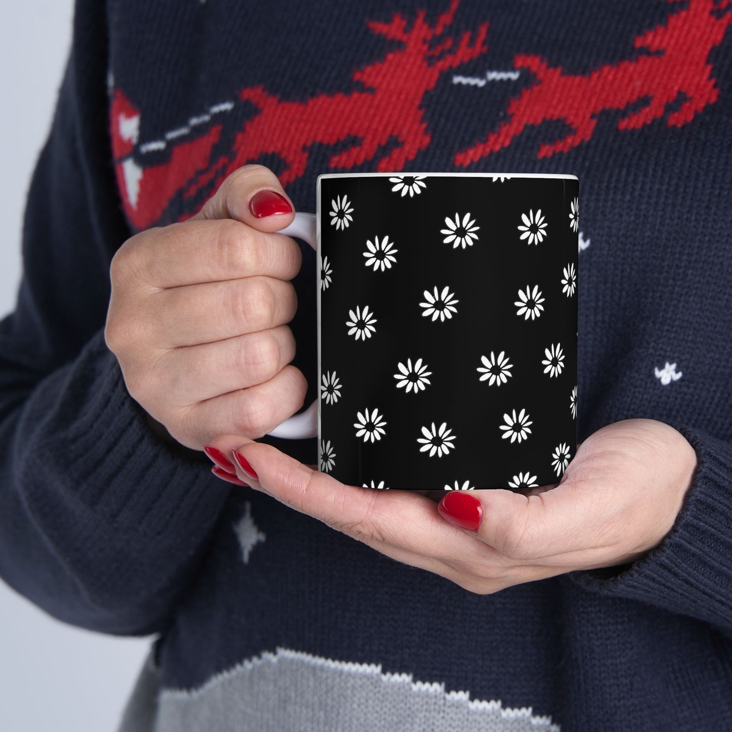 Daisy Dot Black / White Cup