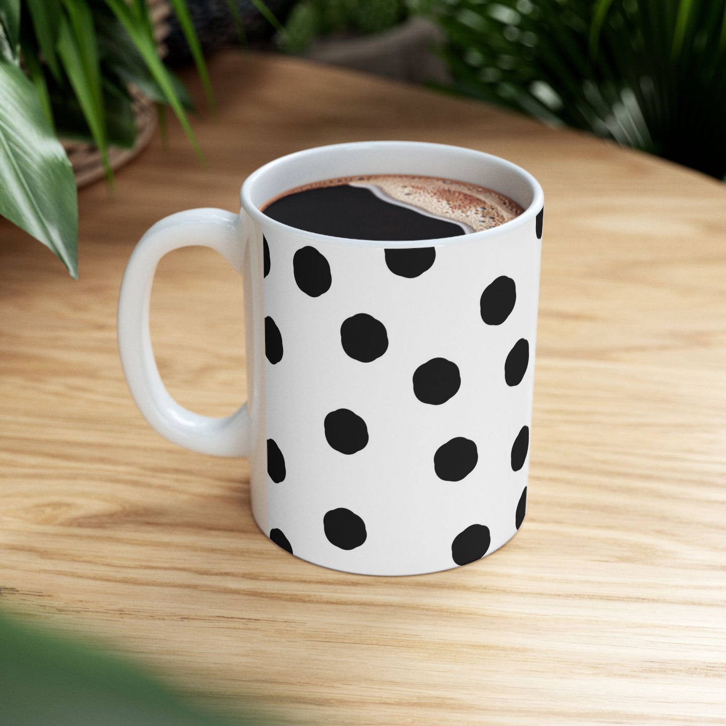 Jumbo Dots White / Black Cup
