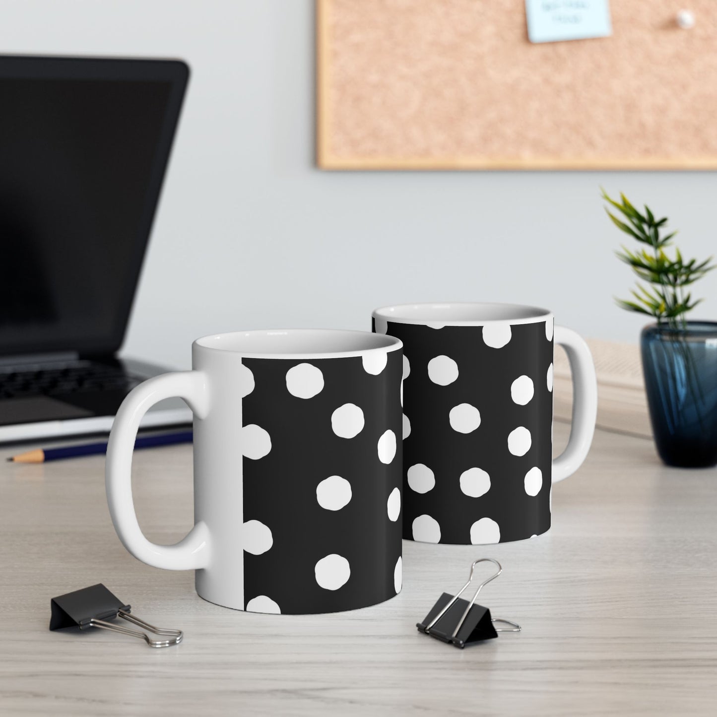 Jumbo Dots Black / White Cup