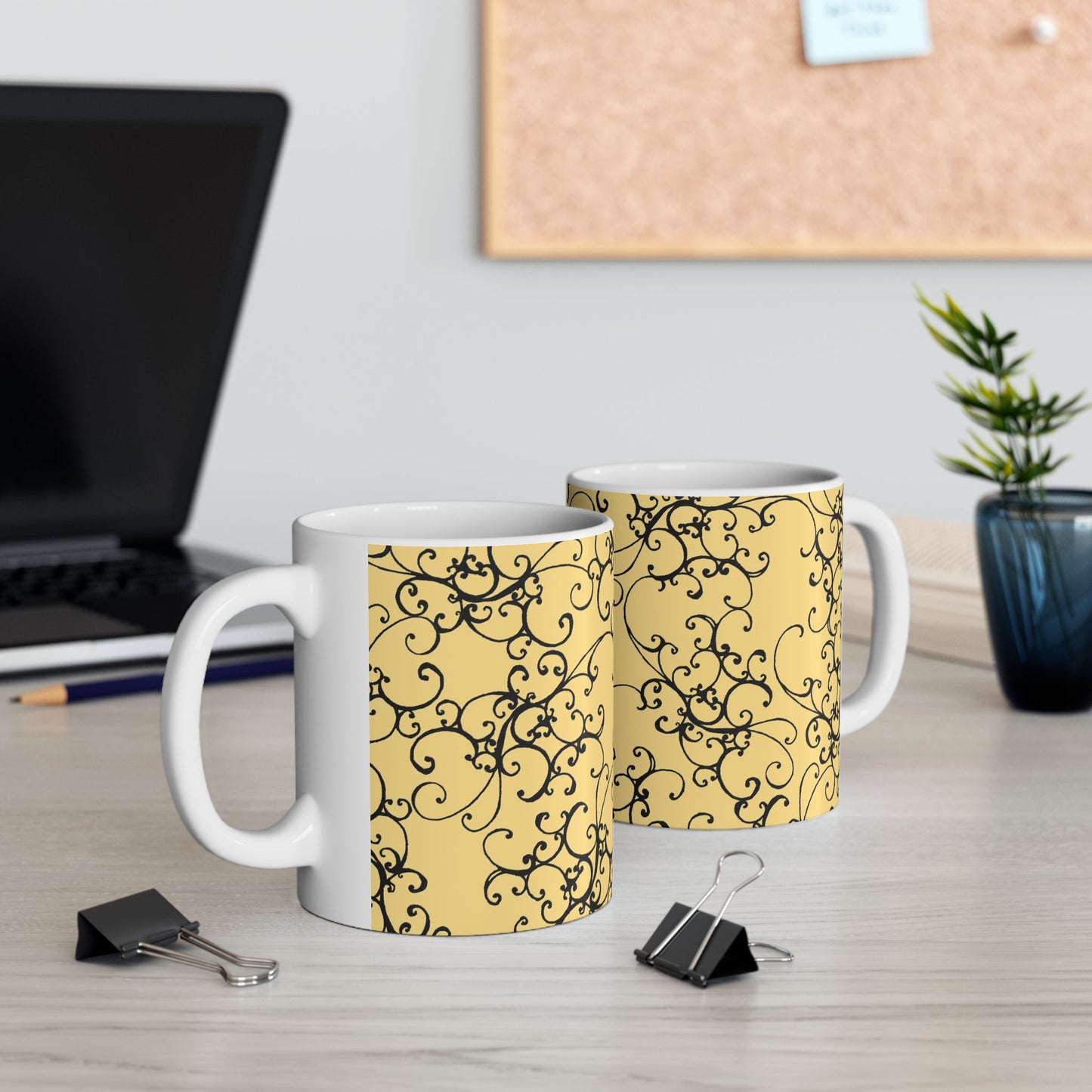Elegant Scroll Yellow / Black Cup