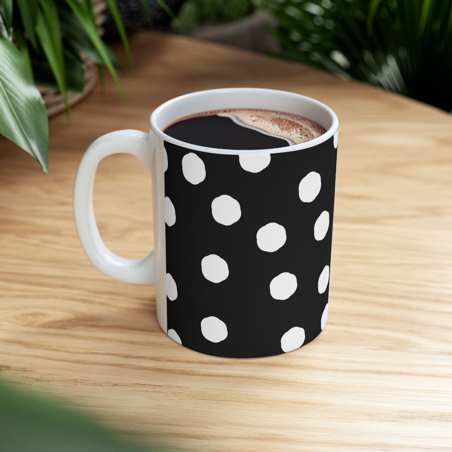 Jumbo Dots Black / White Cup