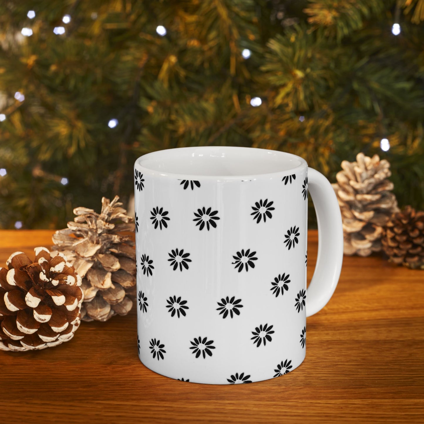 Daisy Dot White / Black Cup