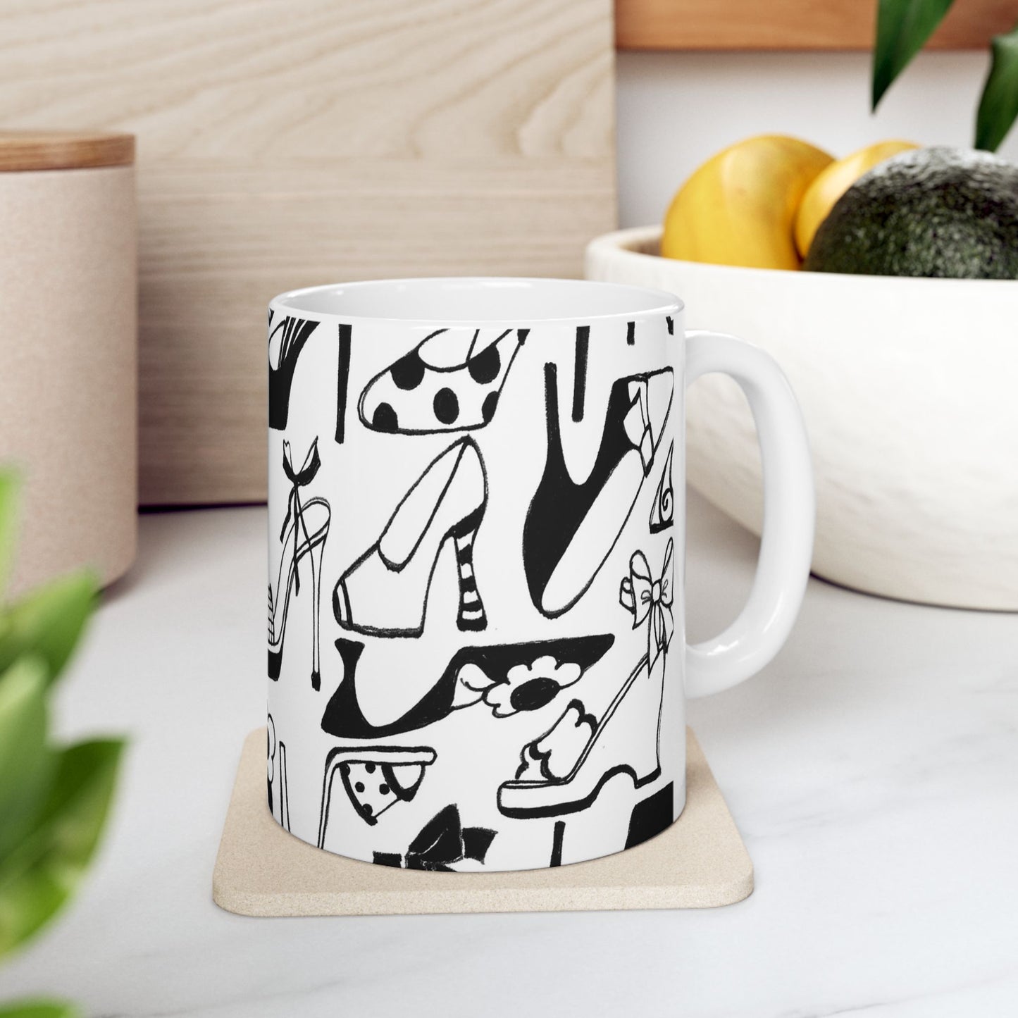 A Few Shoes Black / White Cup