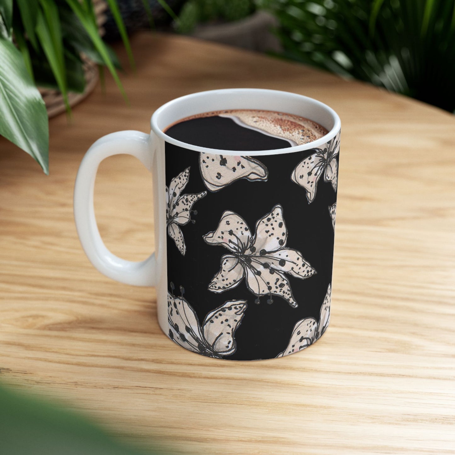 Spotted Lilies Black Cup