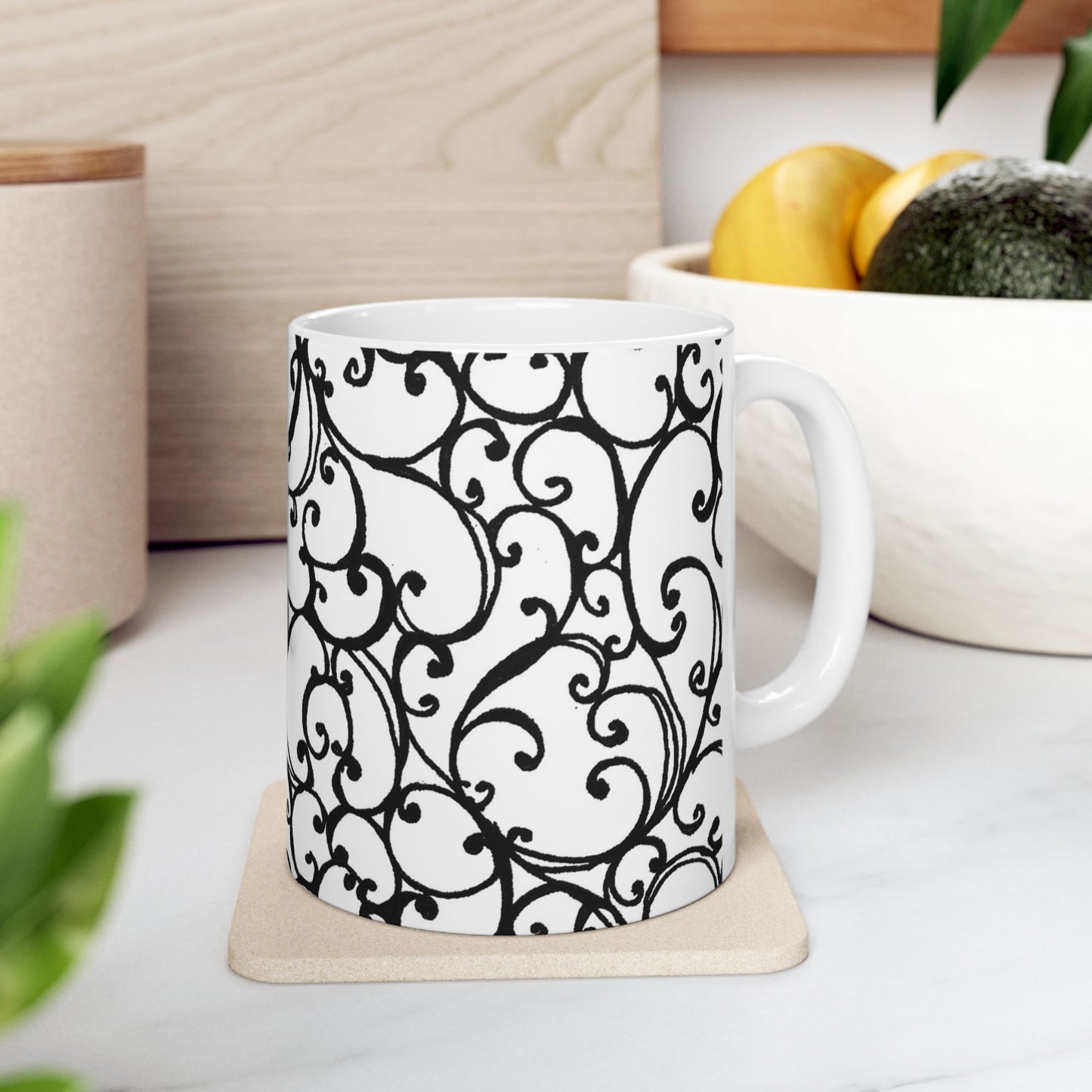 Scrollie White / Black Cup