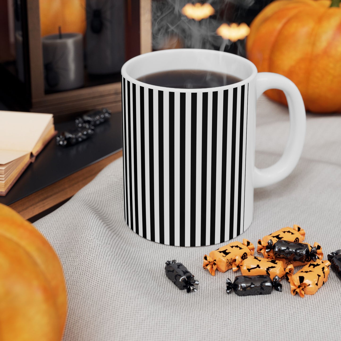 Stripe White / Black Cup