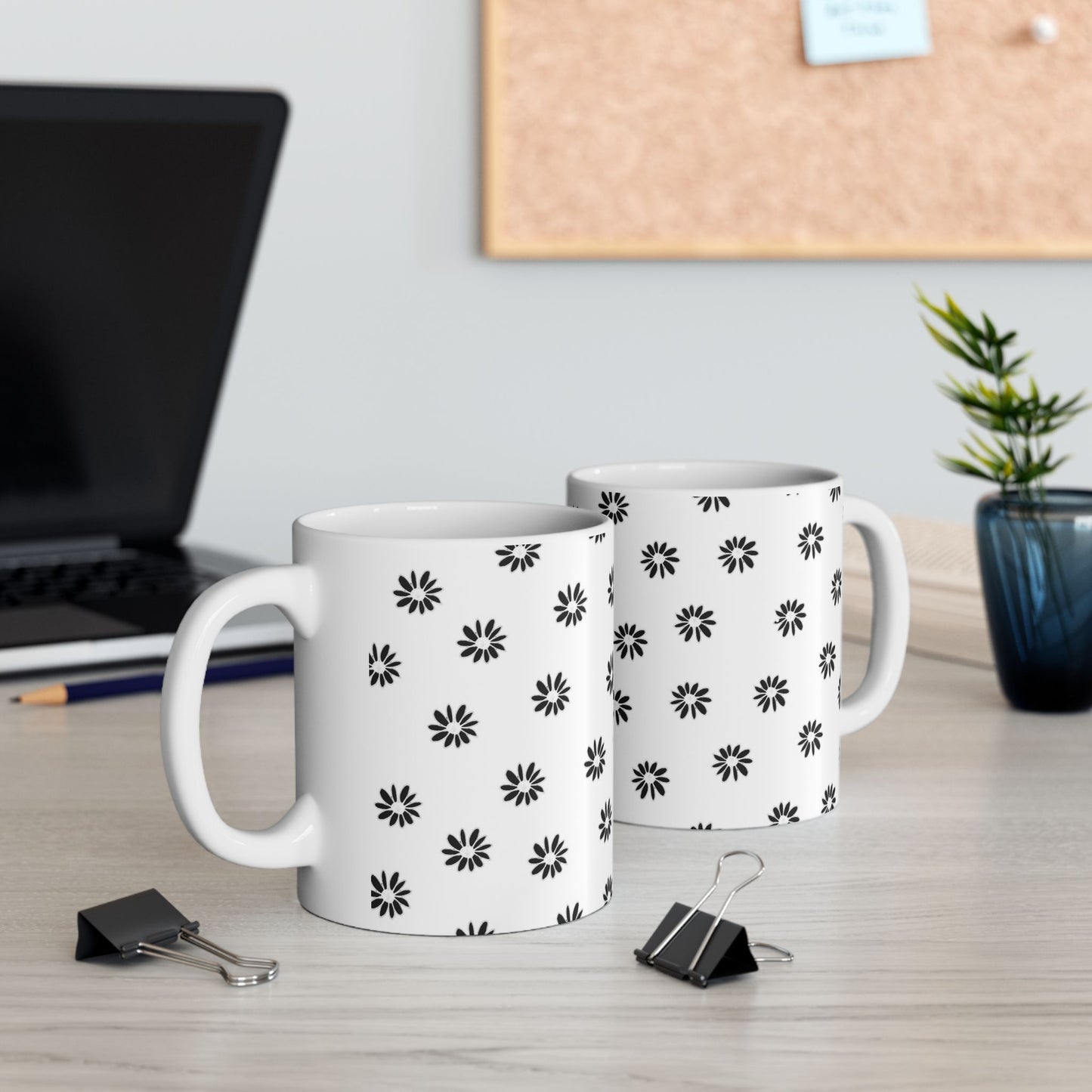 Daisy Dot White / Black Cup