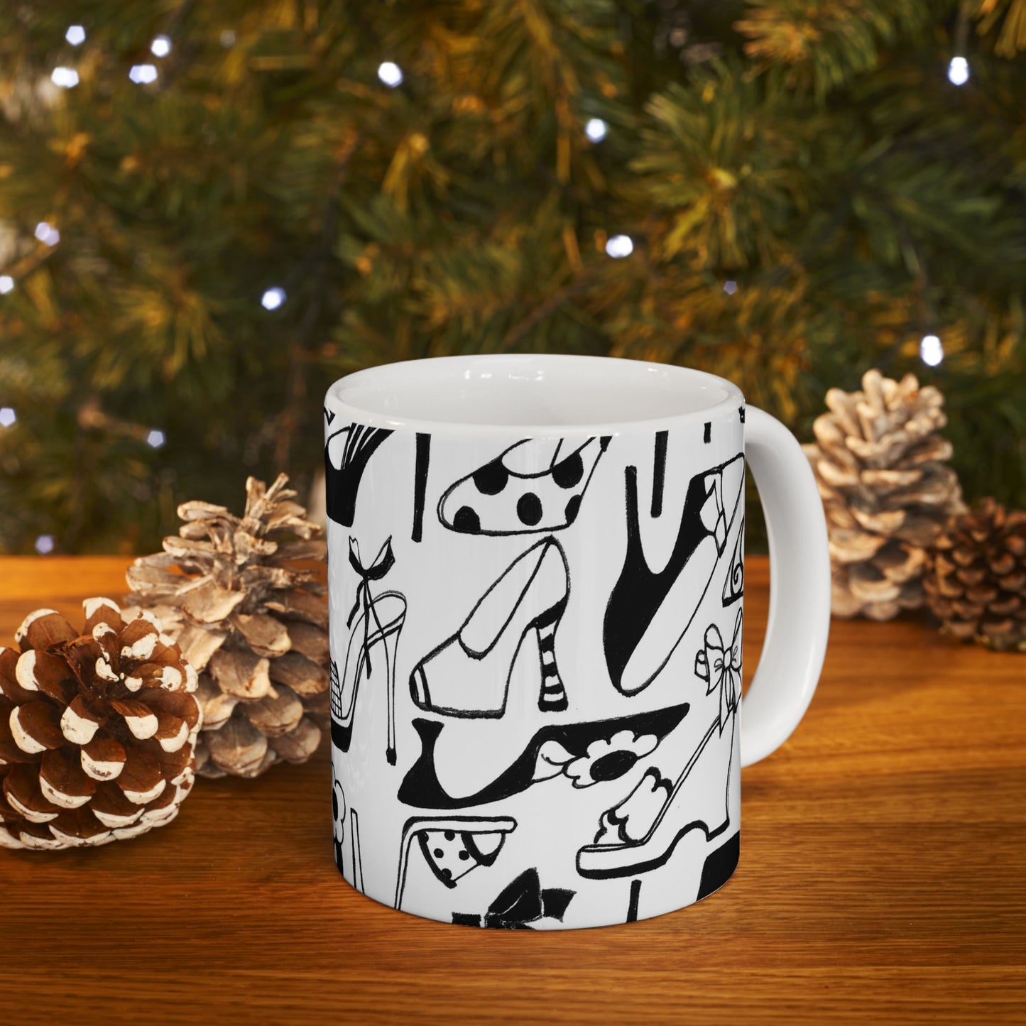 A Few Shoes Black / White Cup