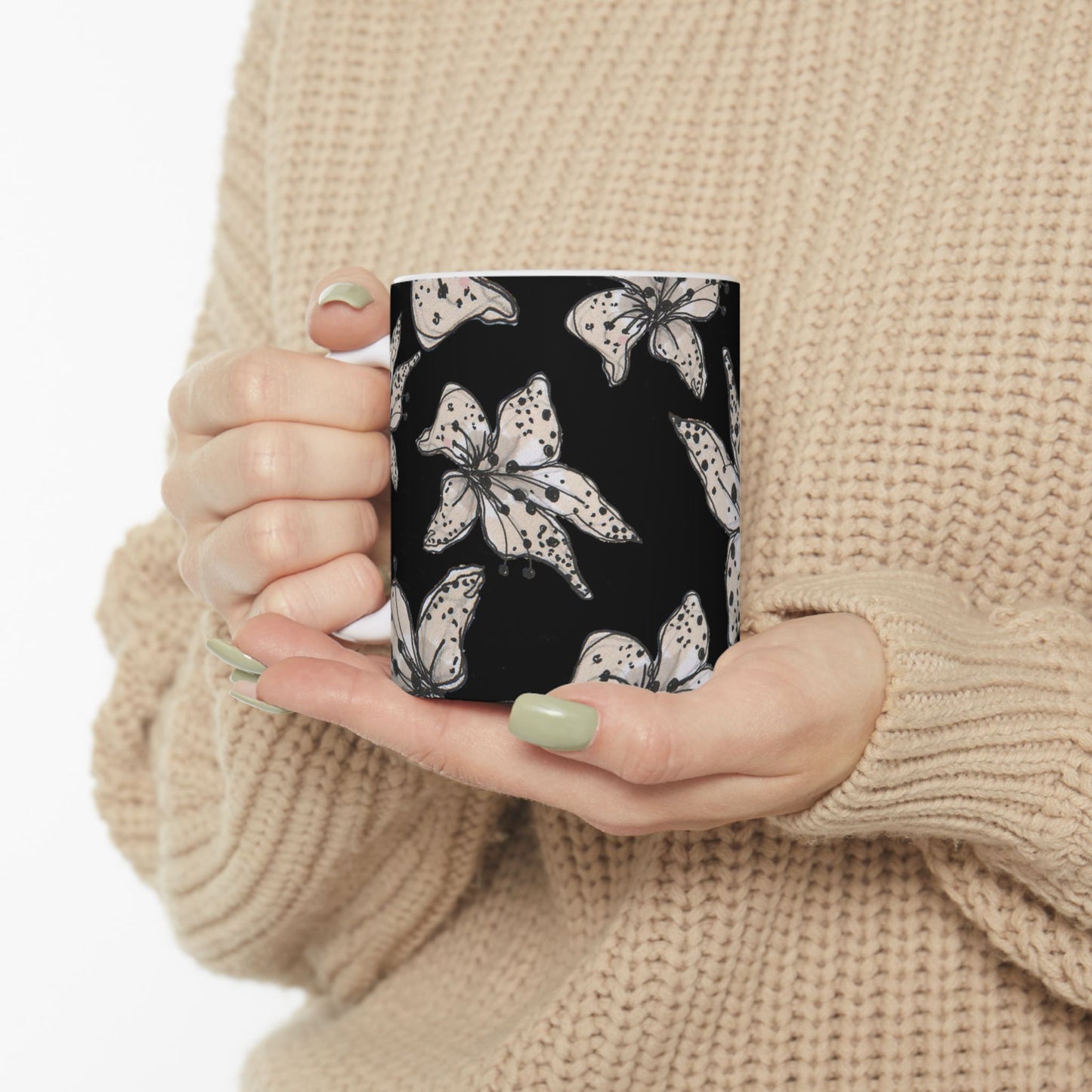 Spotted Lilies Black Cup