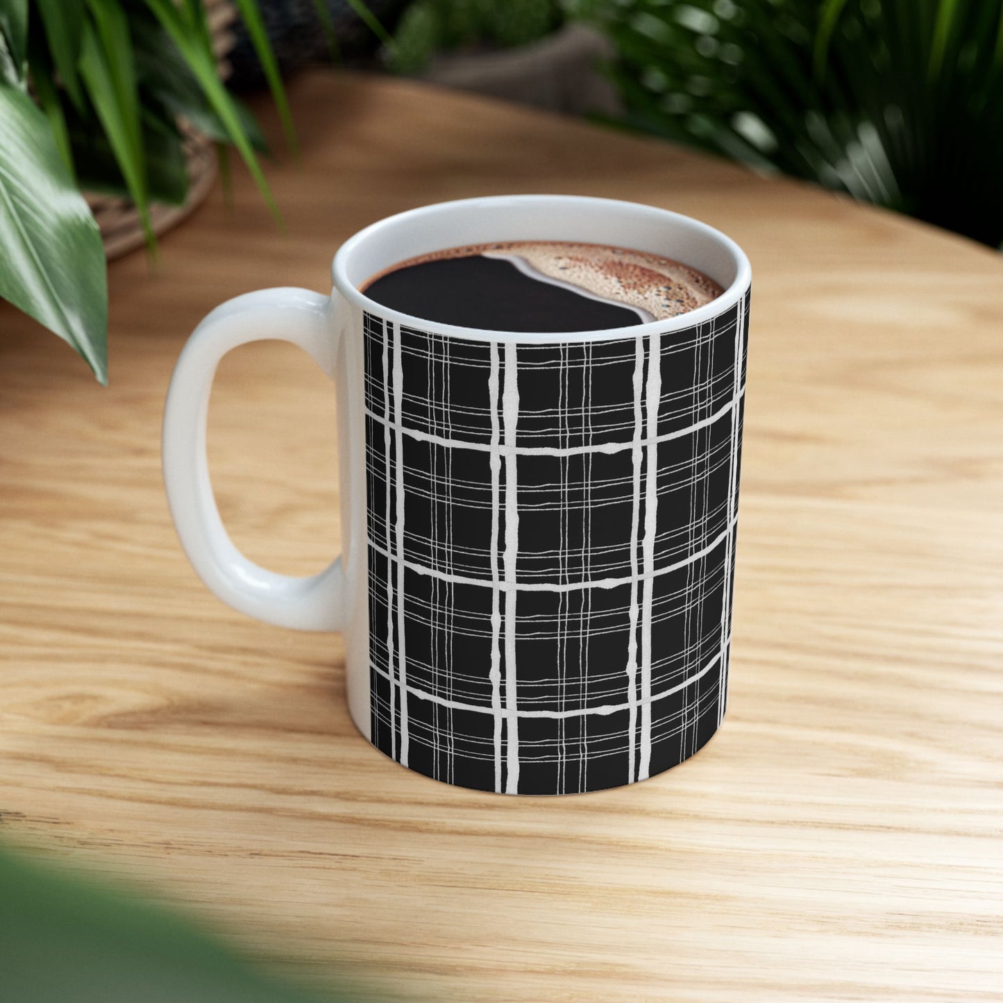 Sophistiplaid Black / White Cup