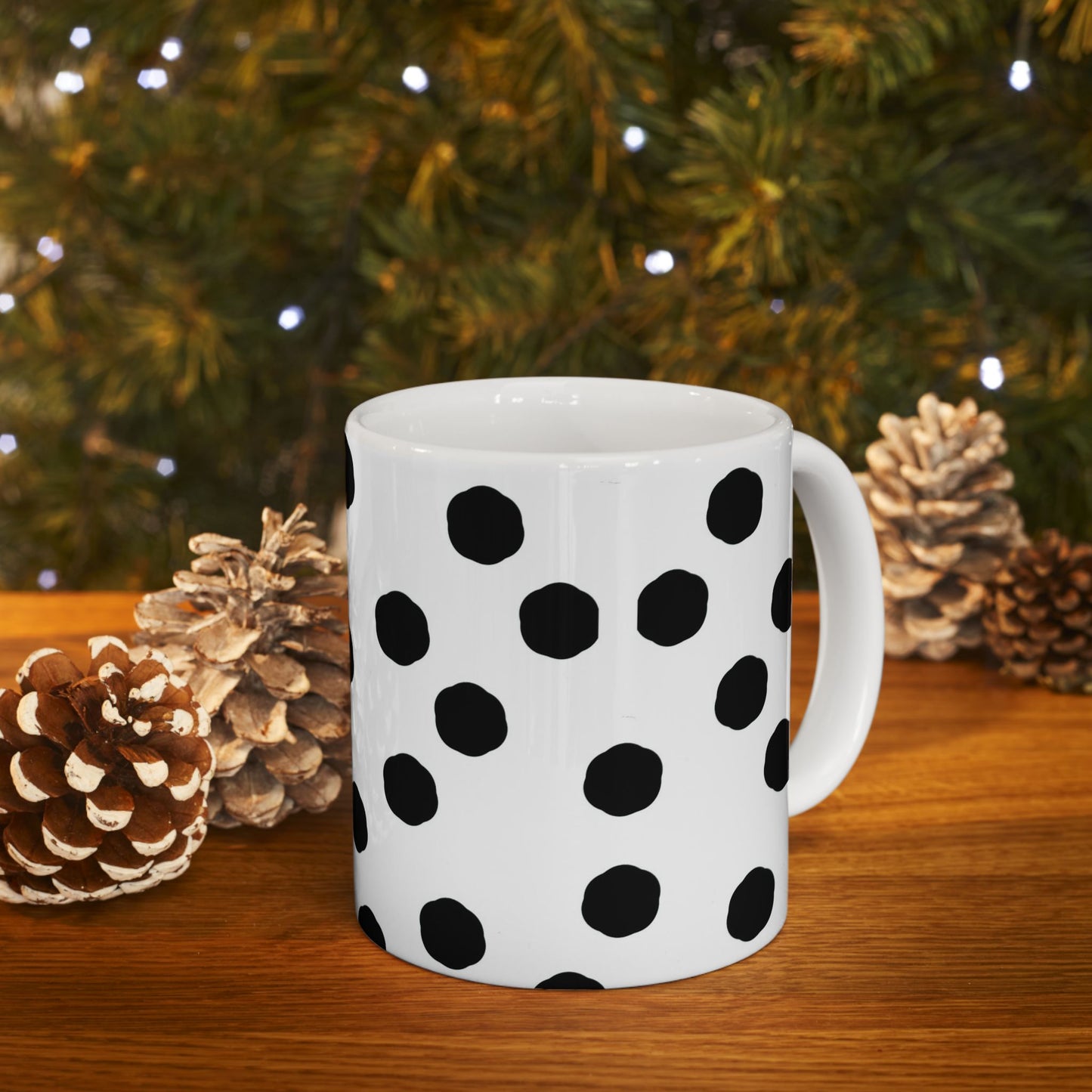 Jumbo Dots White / Black Cup