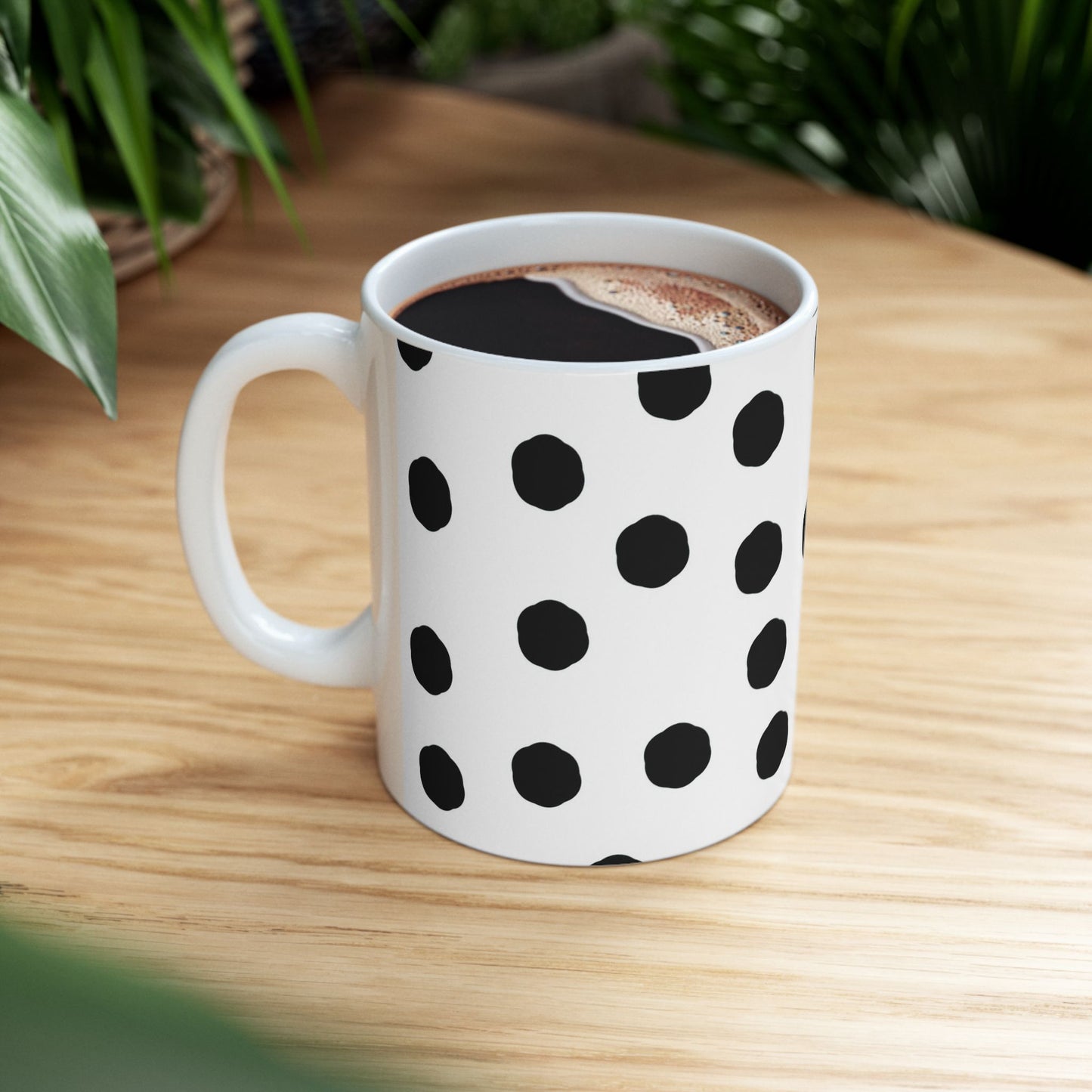 Jumbo Dots White / Black Cup