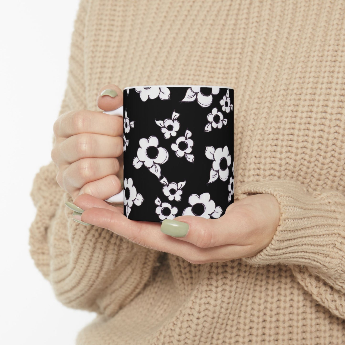 Daisy Cluster Black / White Cup