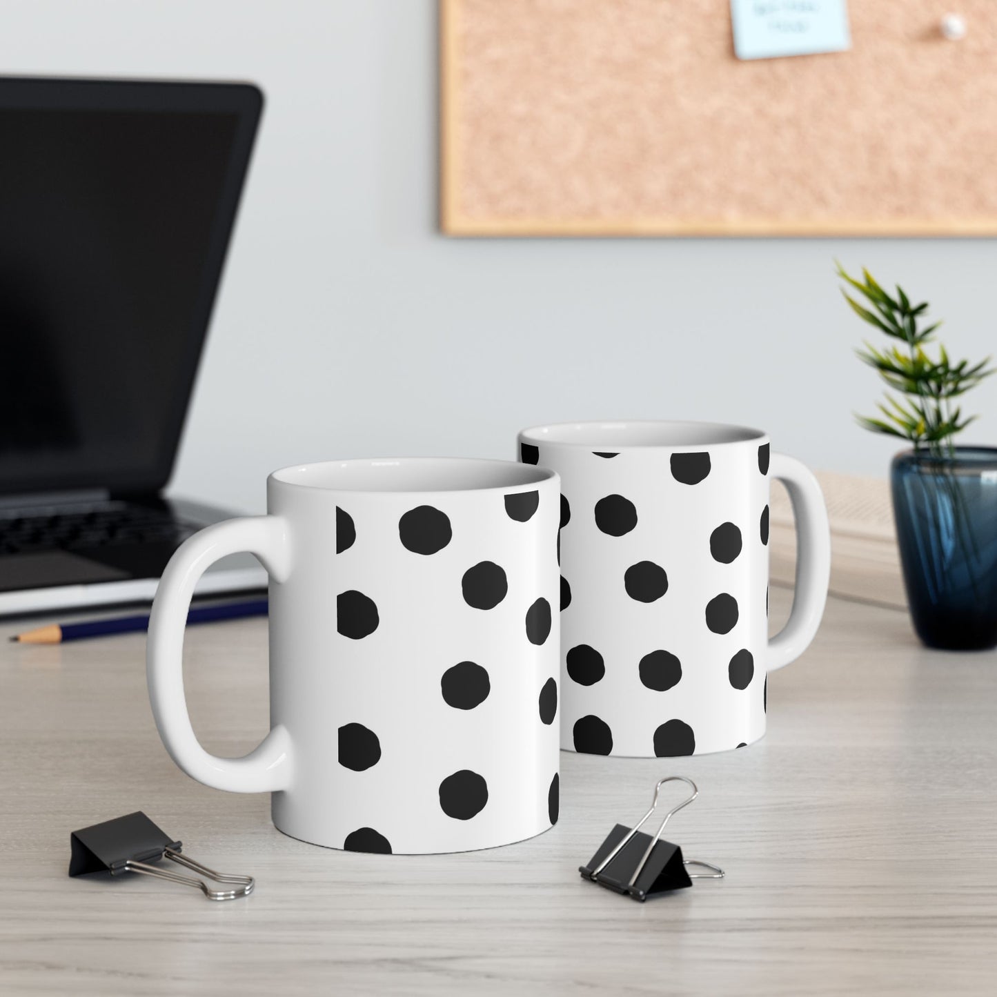 Jumbo Dots White / Black Cup
