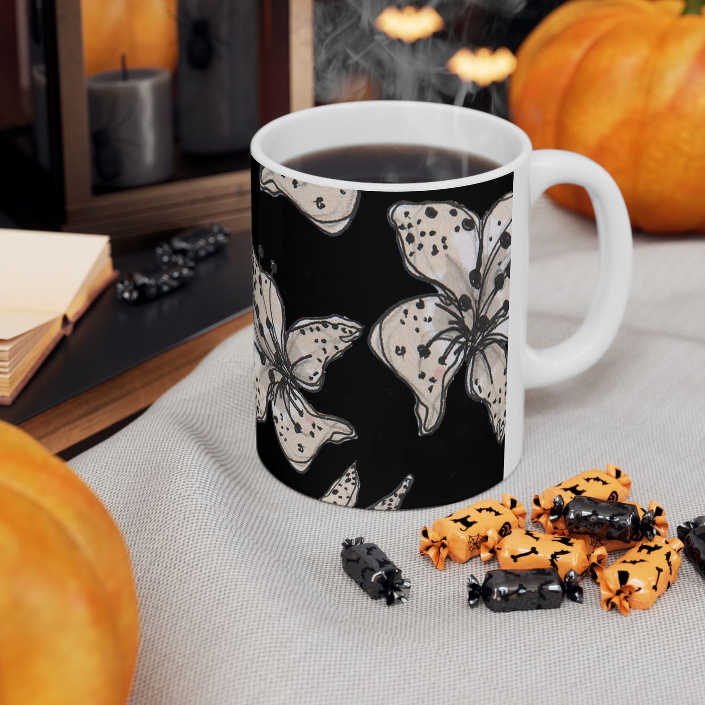 Spotted Lilies Black Cup