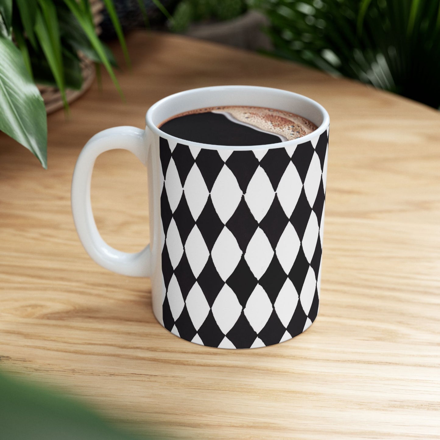 Diamond White / Black Cup