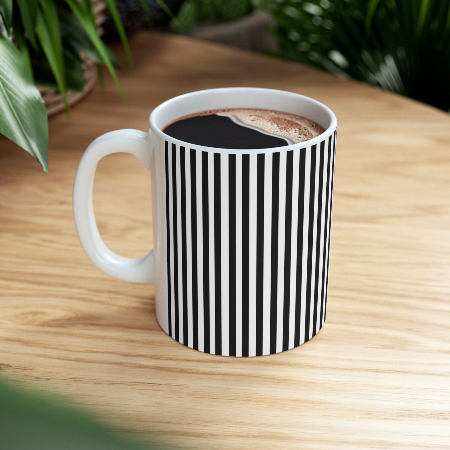 Stripe White / Black Cup