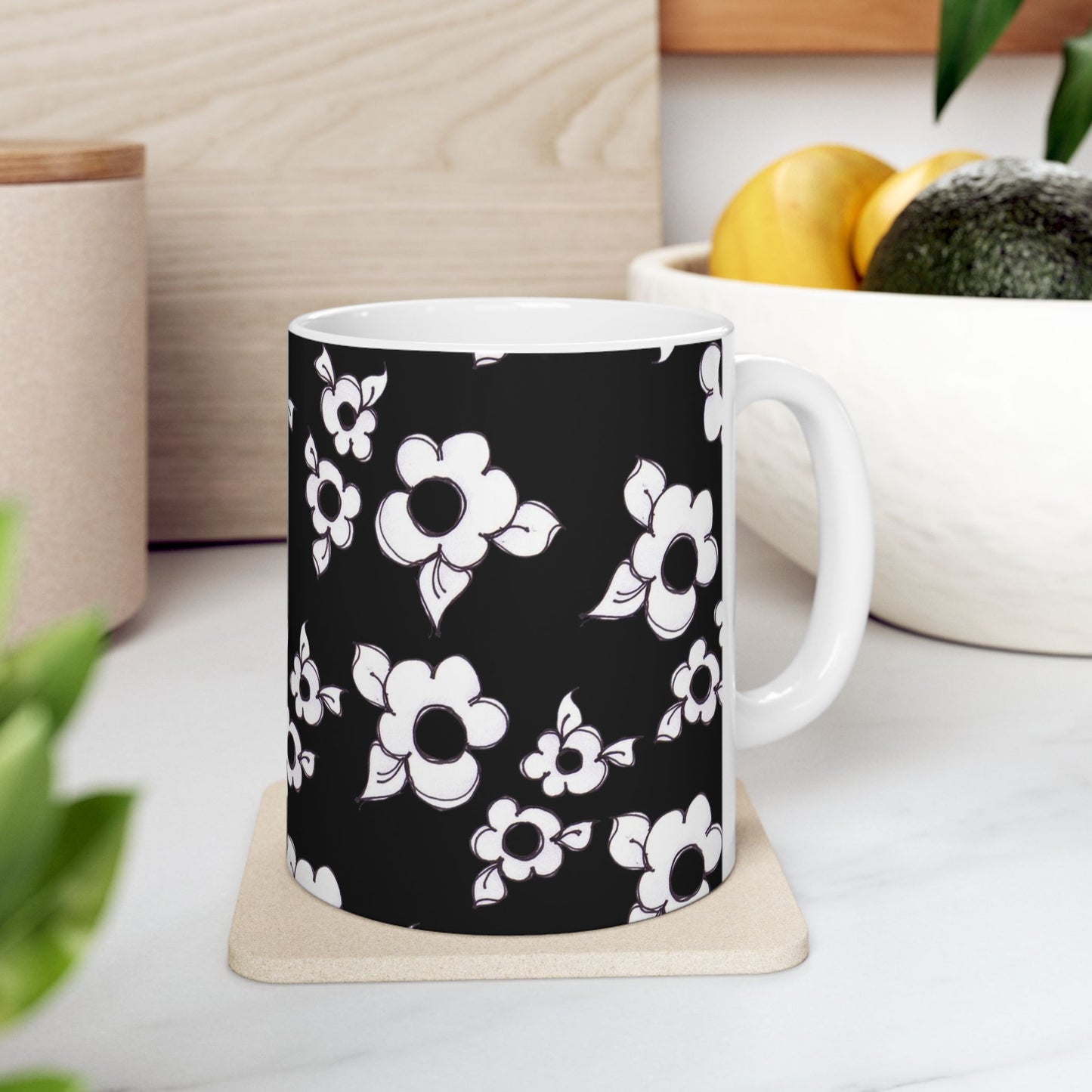 Daisy Cluster Black / White Cup