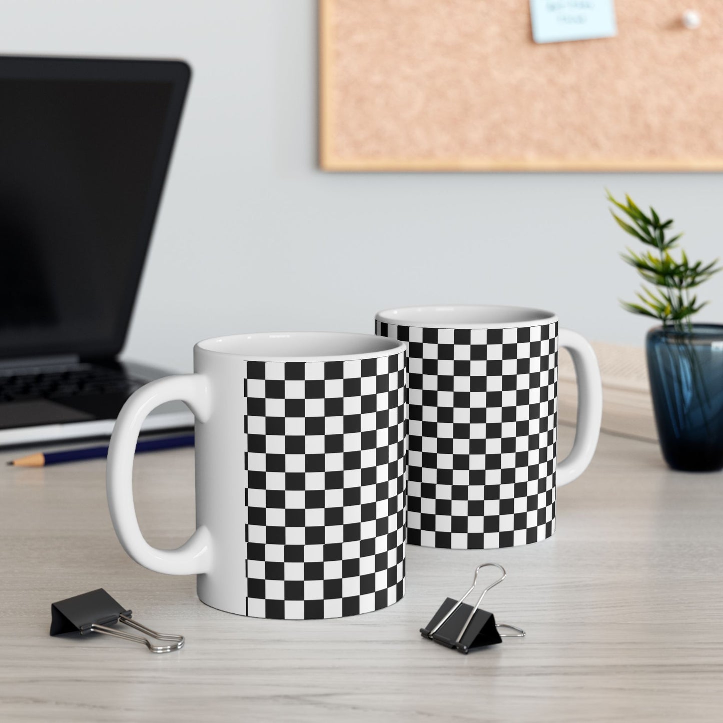 Checkerboard White / Black Cup
