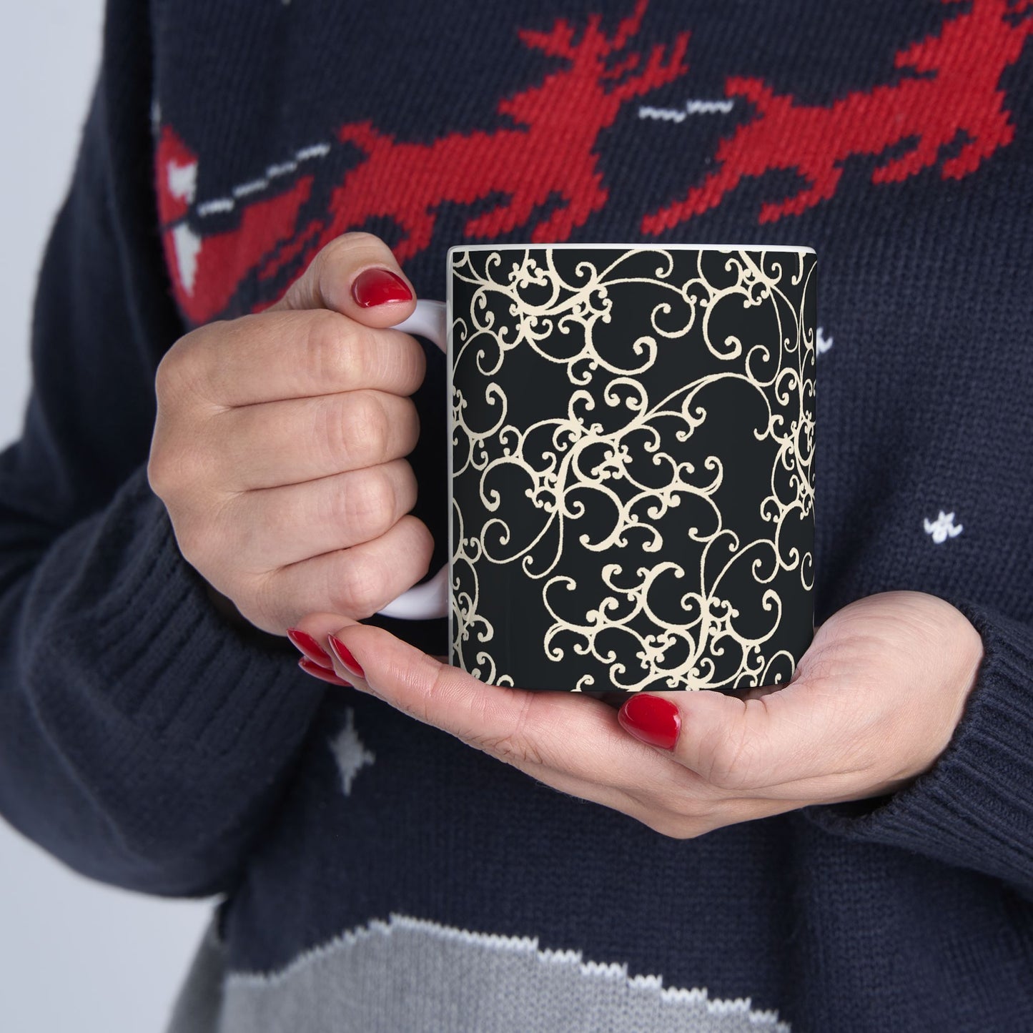 Elegant Scroll Black / Ivory Cup