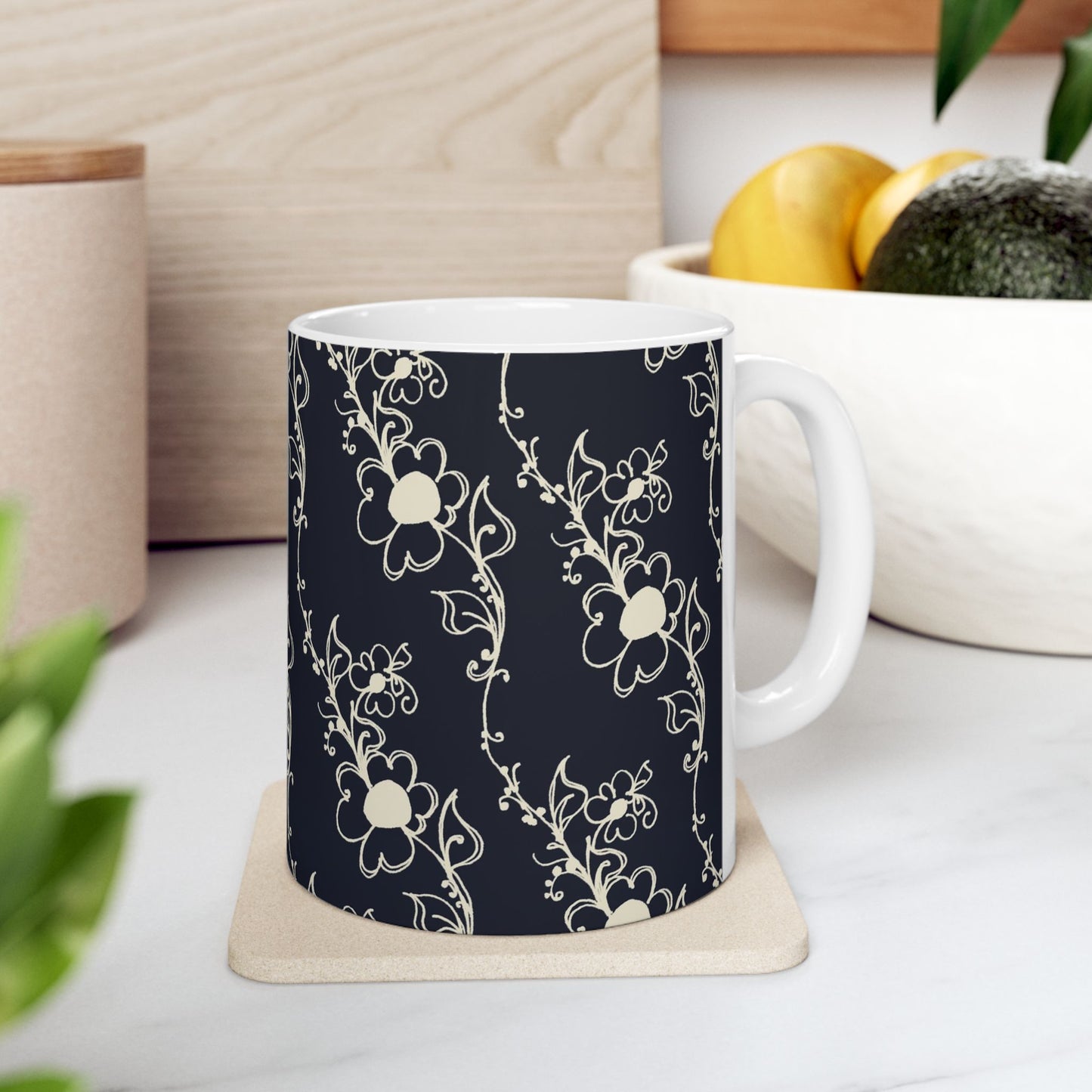 Diagonal Daisies Black / Ivory Cup