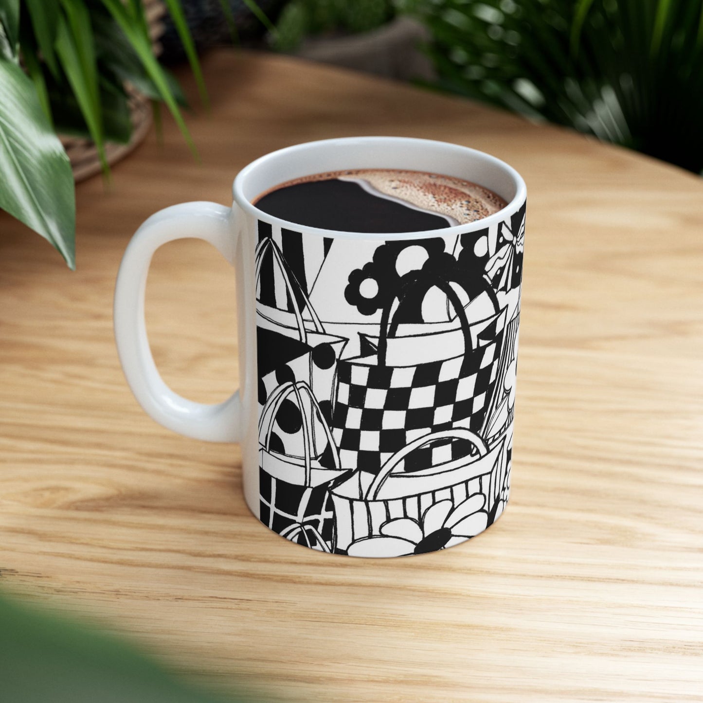 Totally Black / White Cup