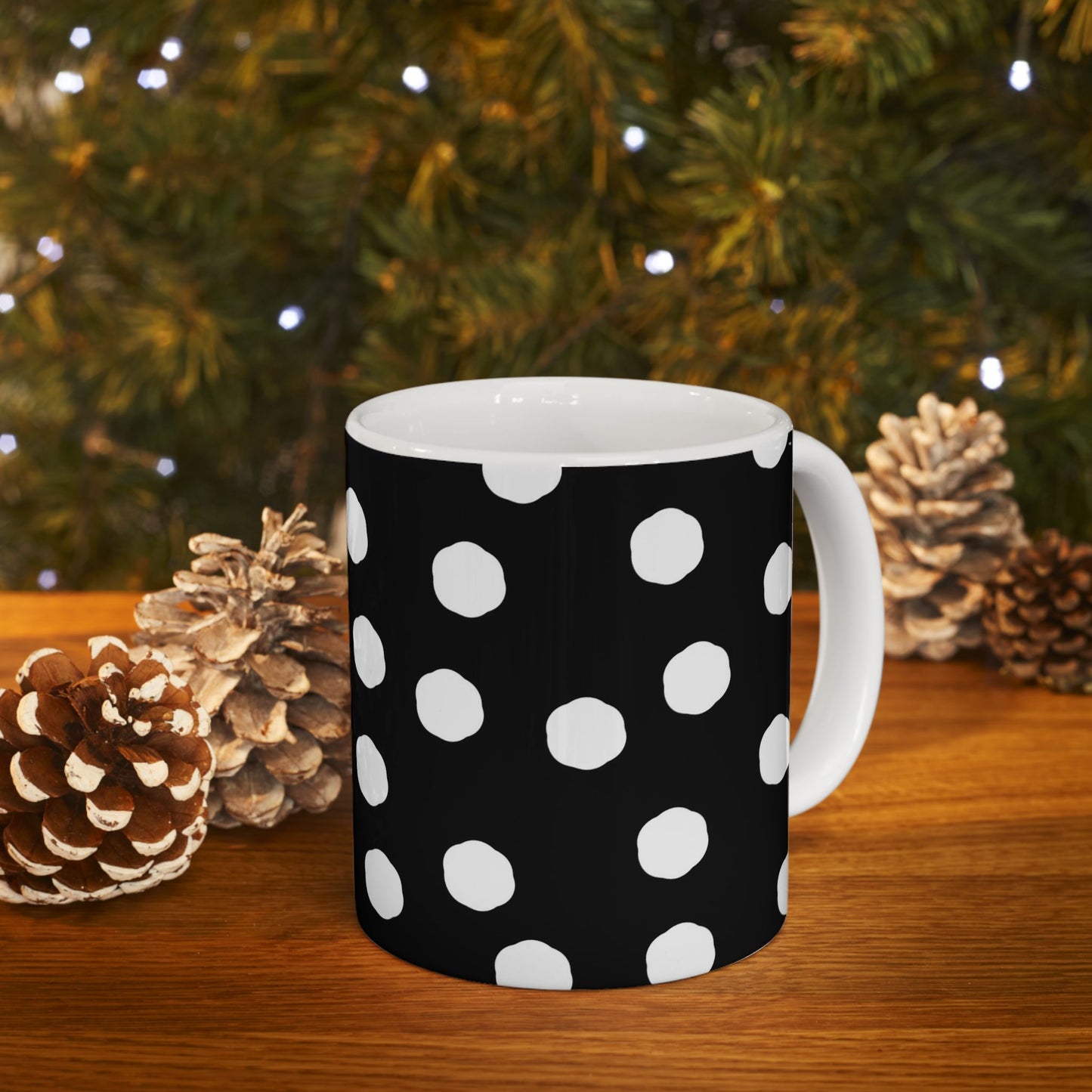 Jumbo Dots Black / White Cup