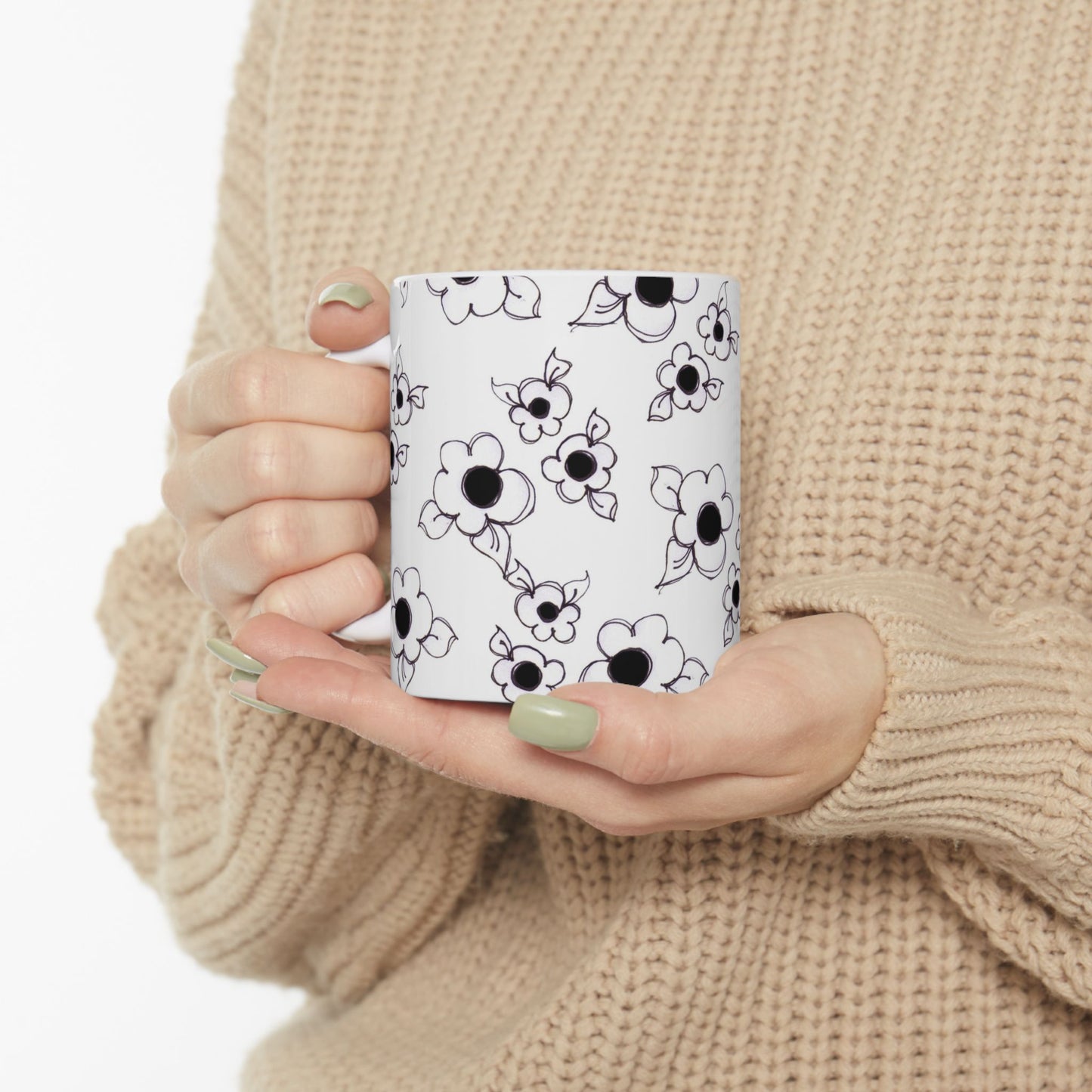 Daisy Cluster White / Black Cup