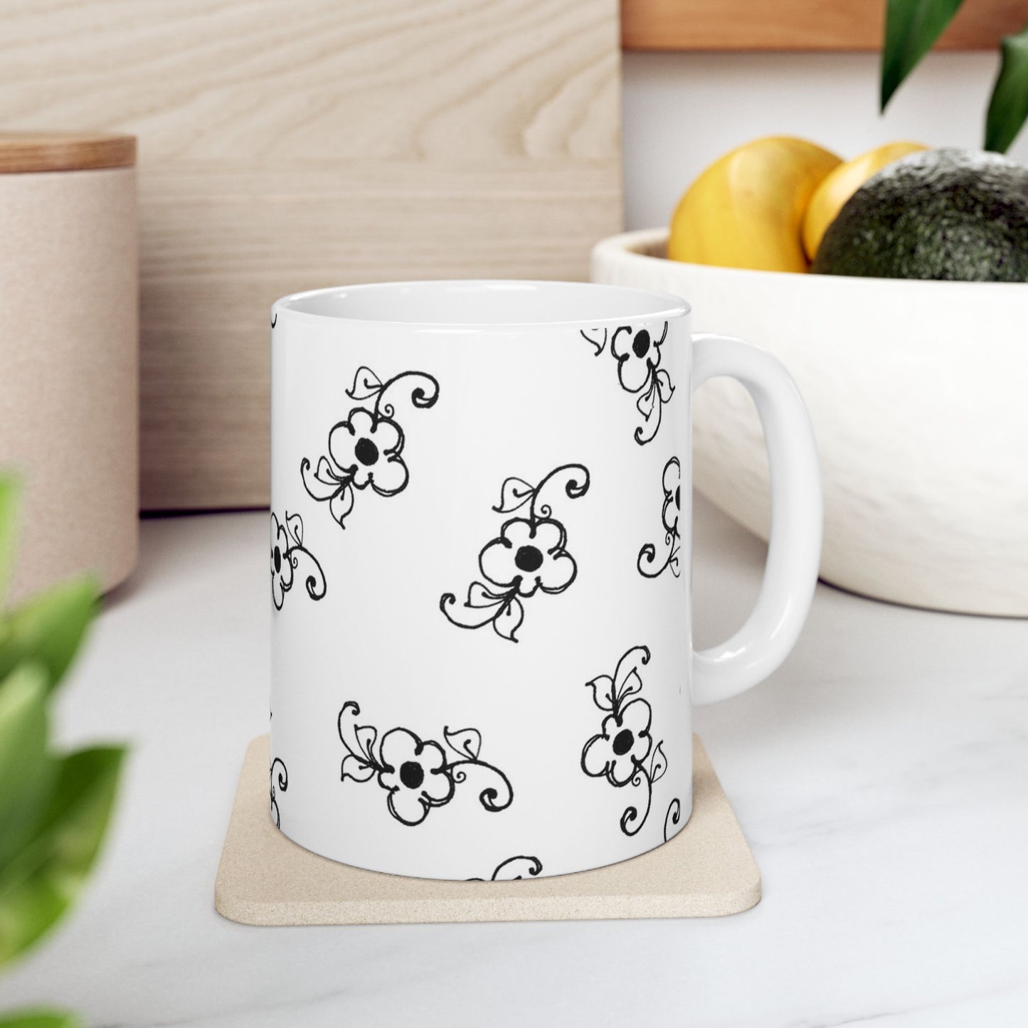 Favorite Daisies White / Black Cup