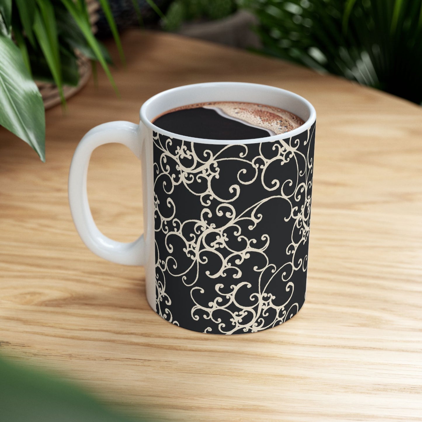 Elegant Scroll Black / Ivory Cup