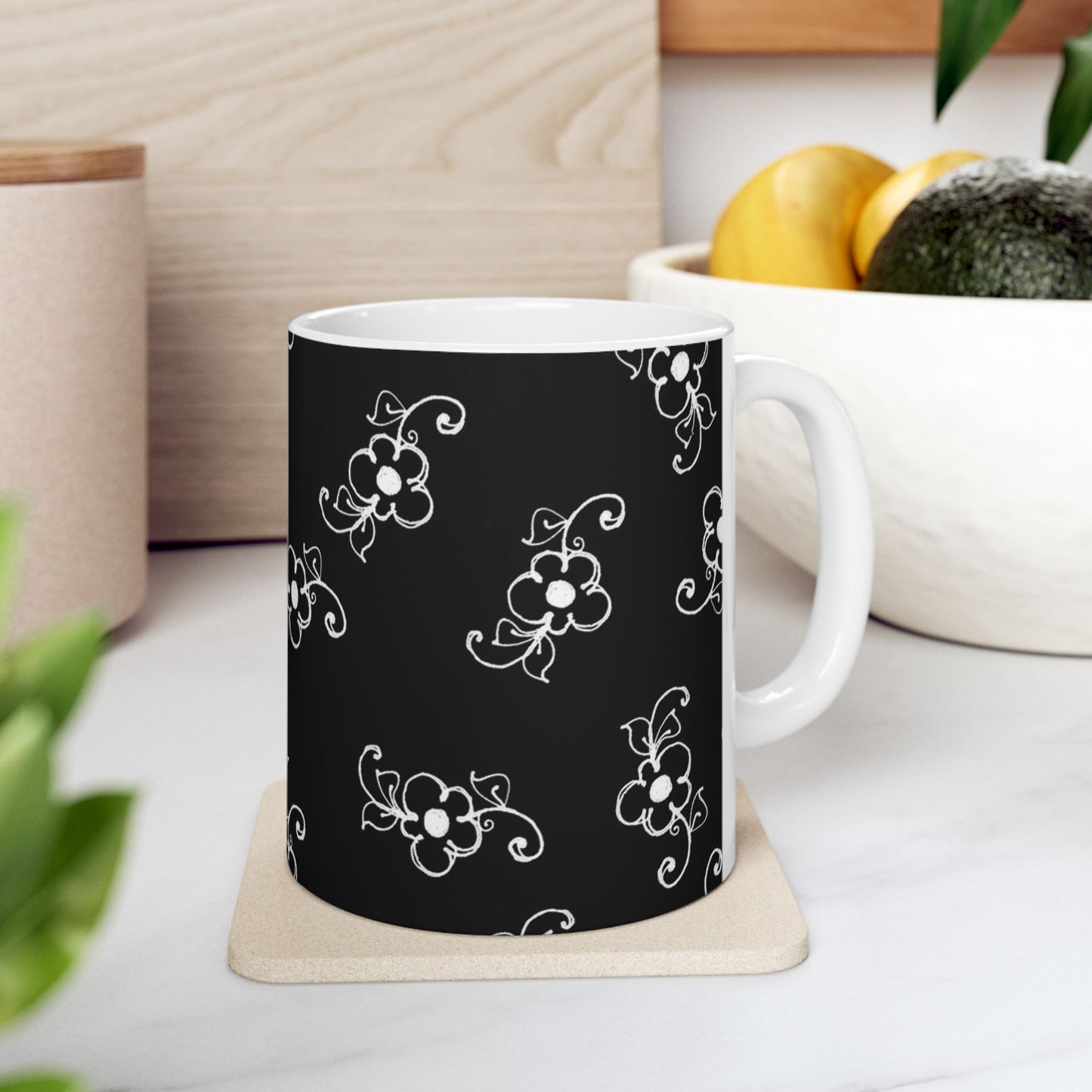 Favorite Daisies Black / White Cup