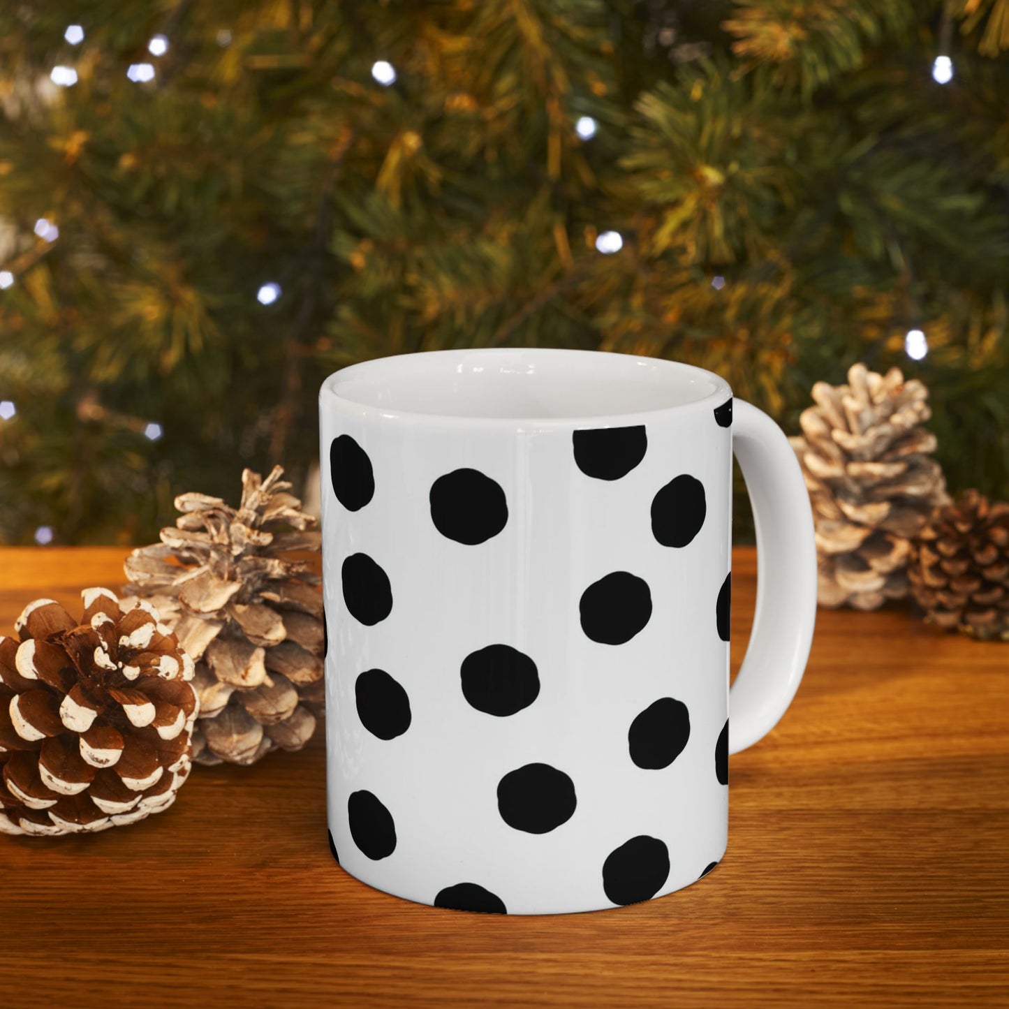 Jumbo Dots White / Black Cup
