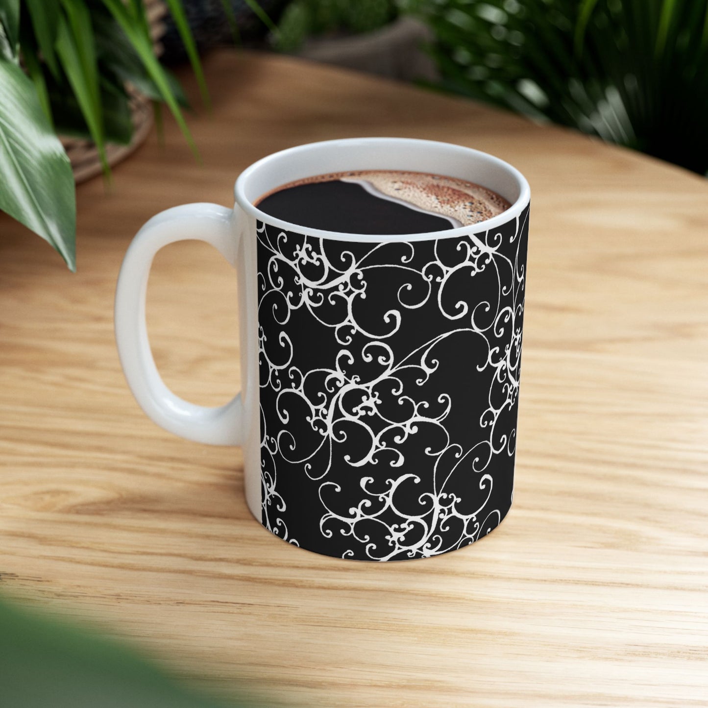 Elegant Scroll Black / White Cup