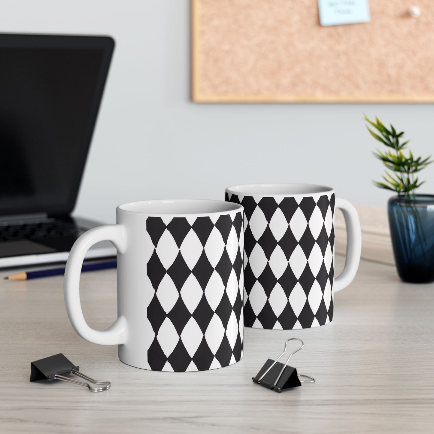 Diamond White / Black Cup