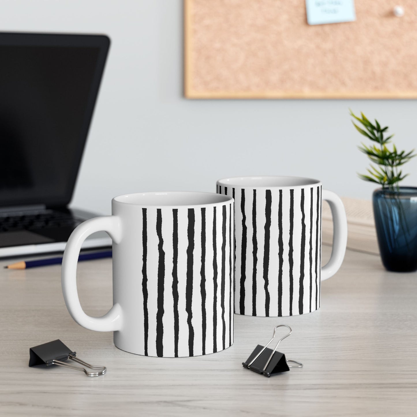 Sorta Stripe White / Black Cup