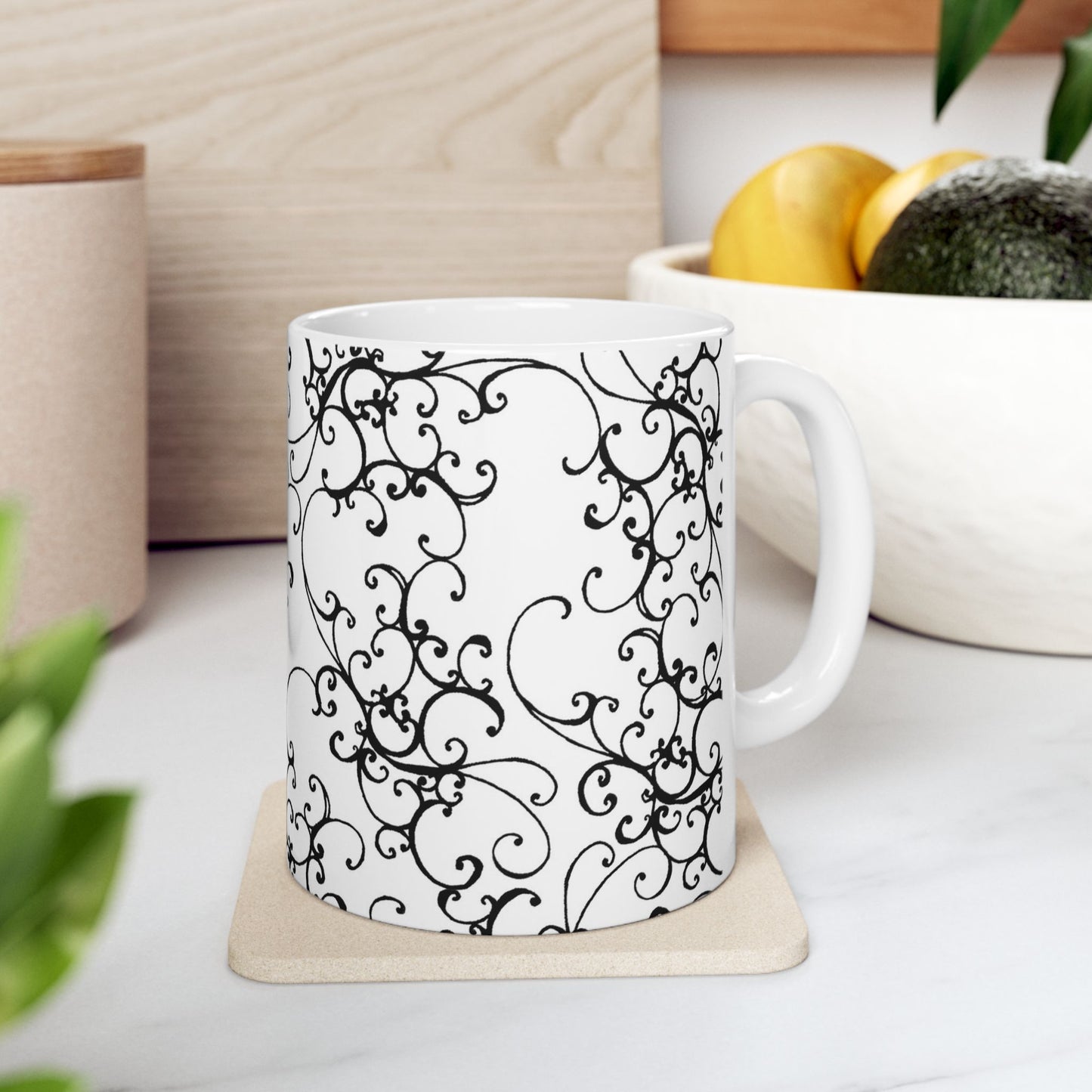 Elegant Scroll White / Black Cup