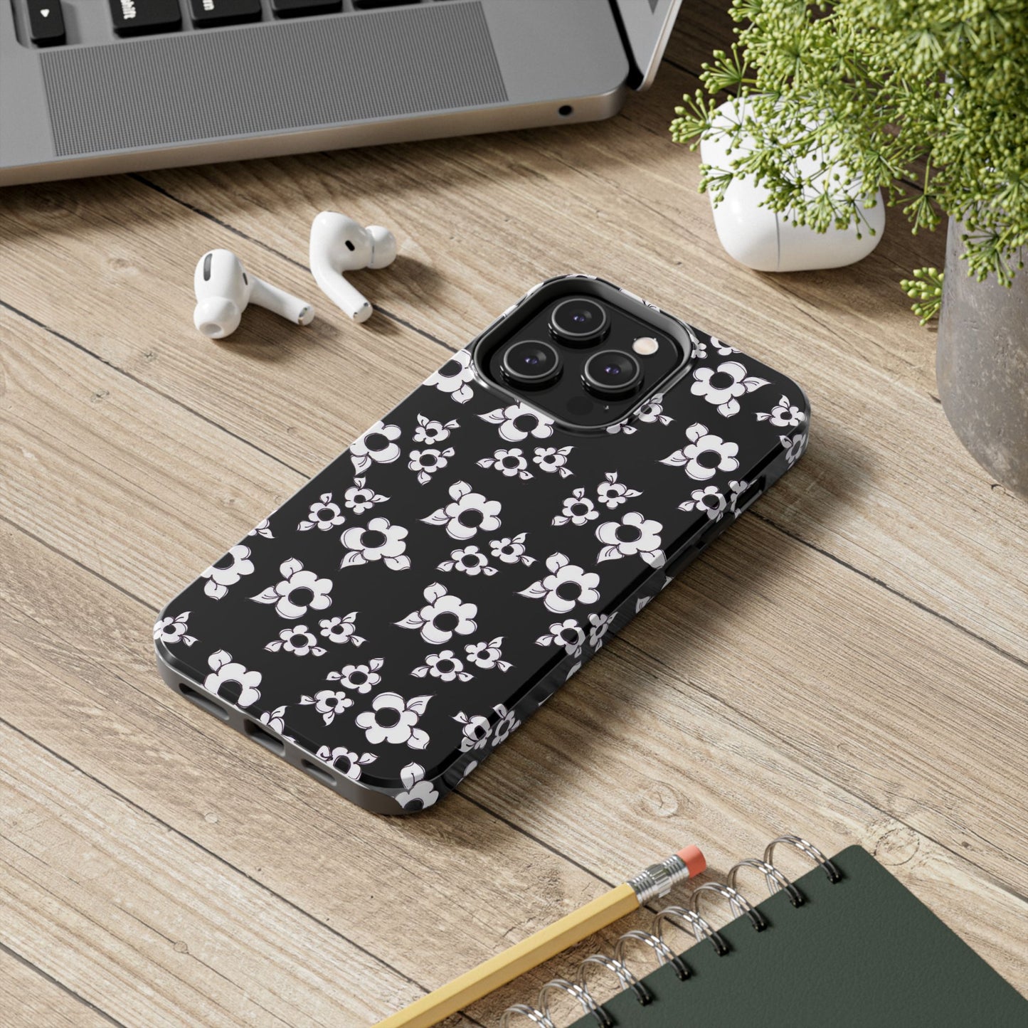 Daisy Cluster Black / White Phone Case
