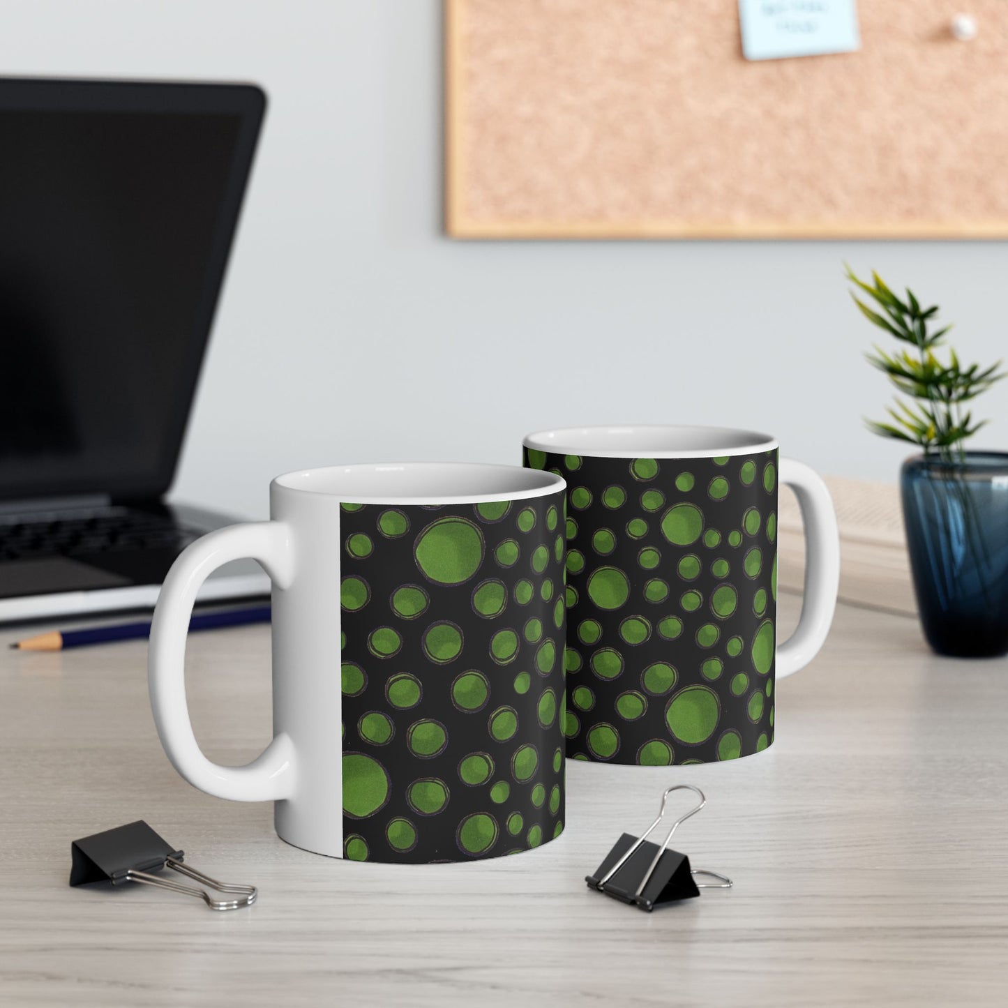 Dot Assortment Black / Green Cup