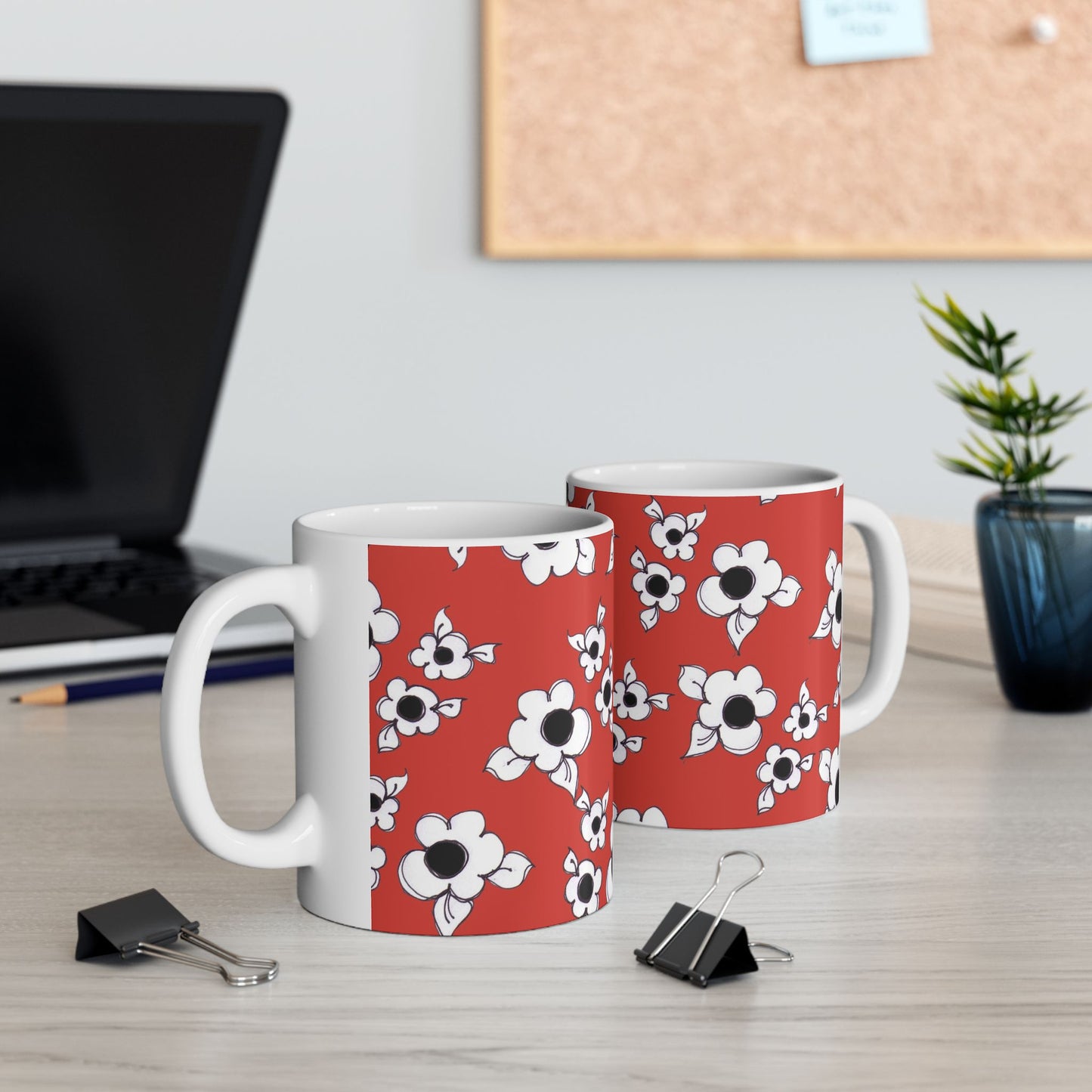 Daisy Cluster Red / White Cup